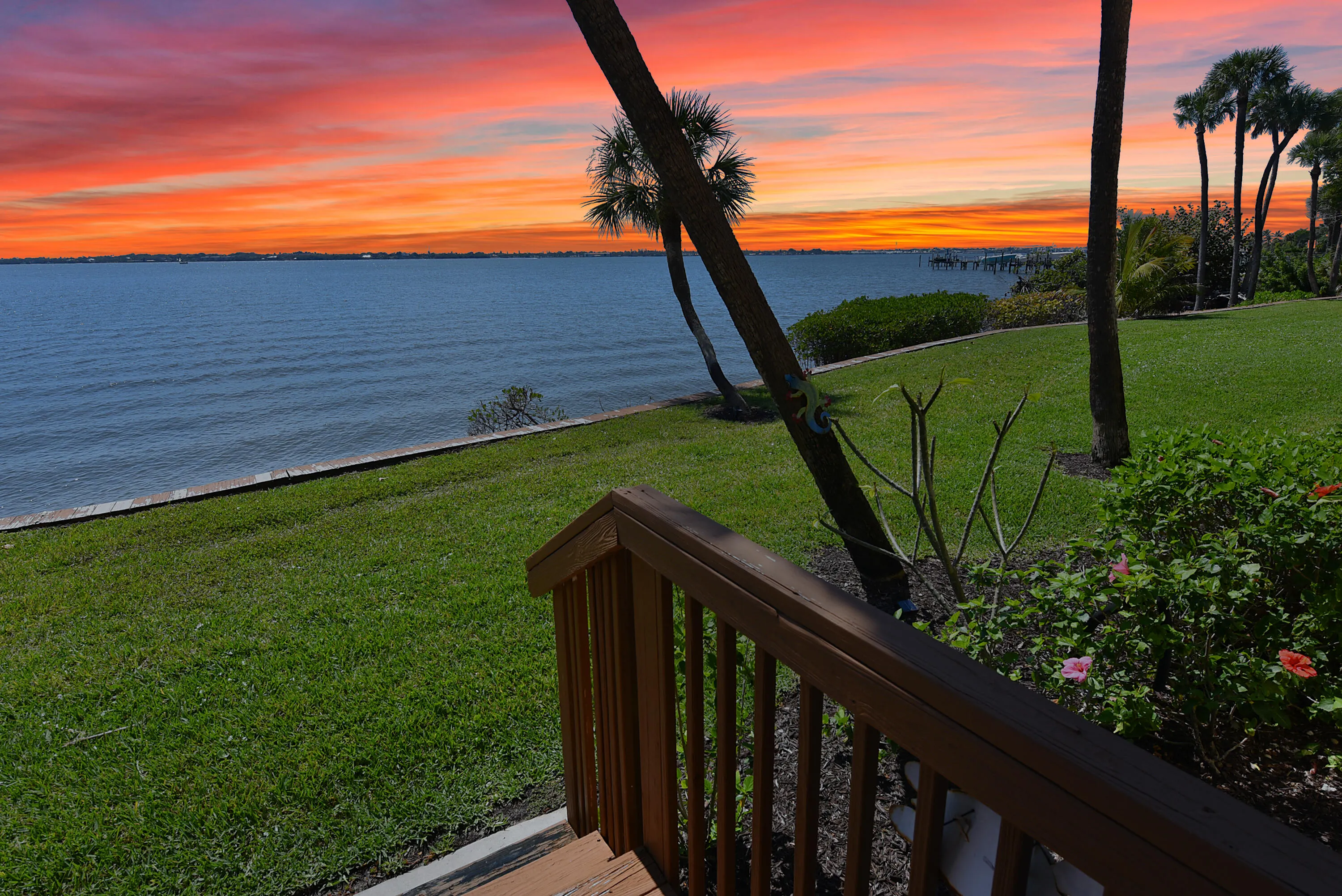 4440 NE Sandpebble Trace #104