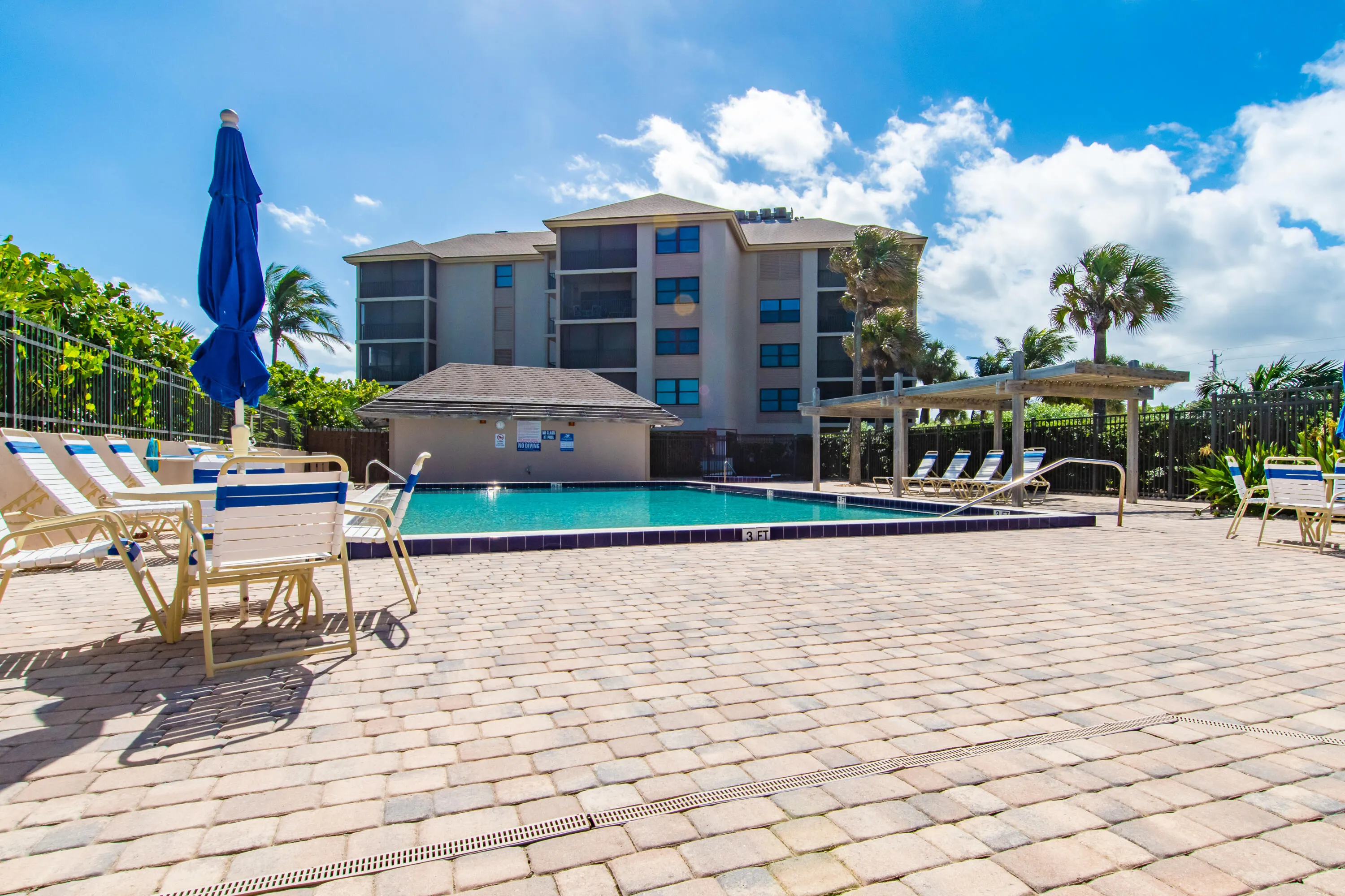 4440 NE Sandpebble Trace #104