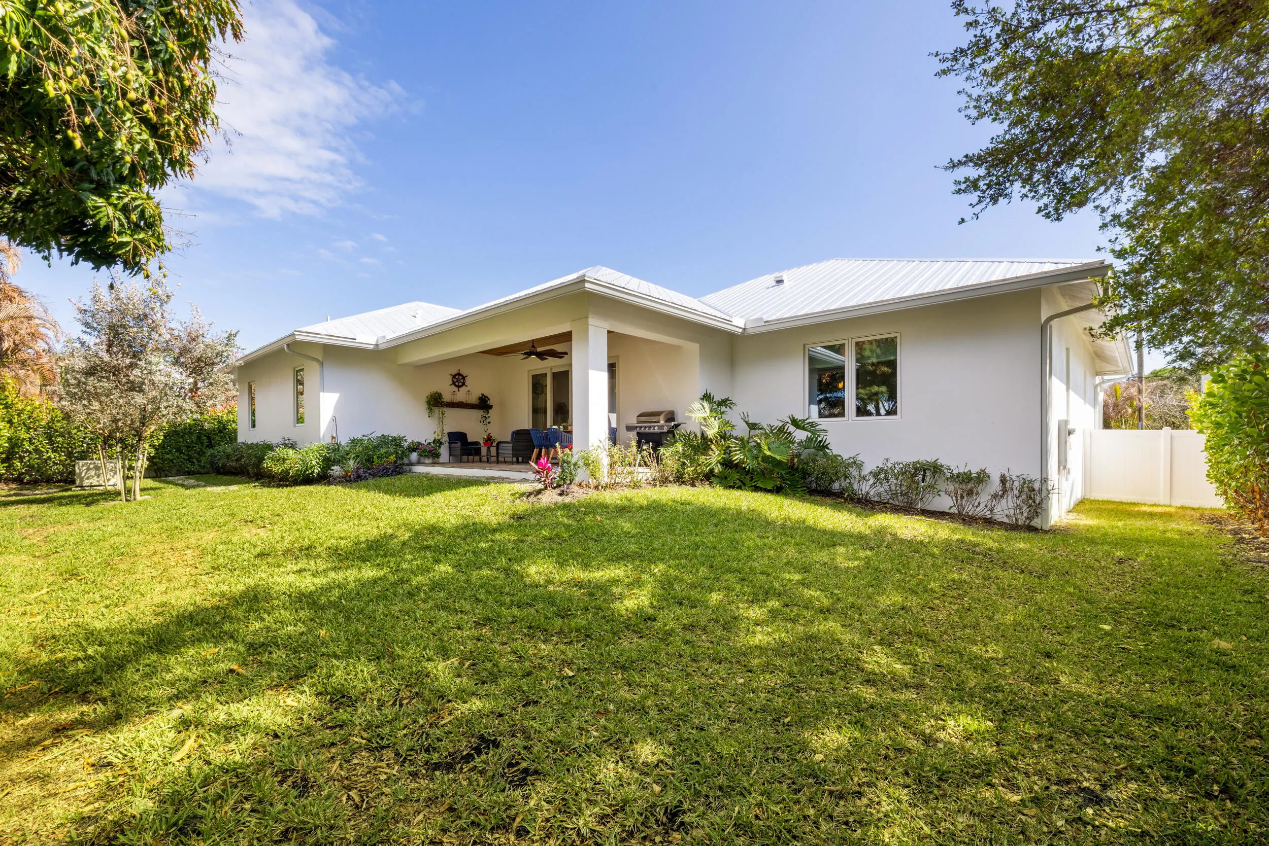 5169 SE Horseshoe Point Road