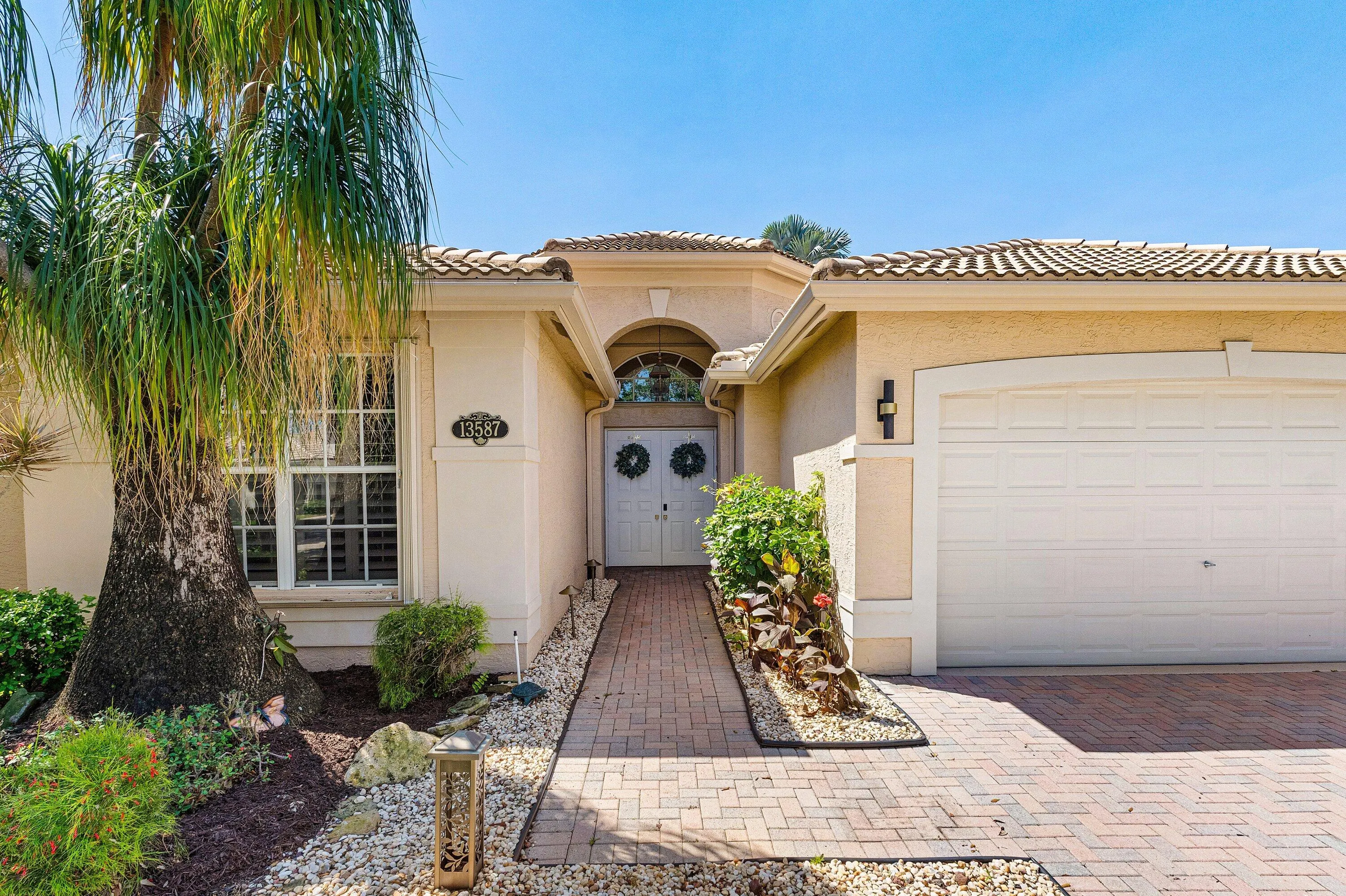 13587 Barcelona Lake Circle