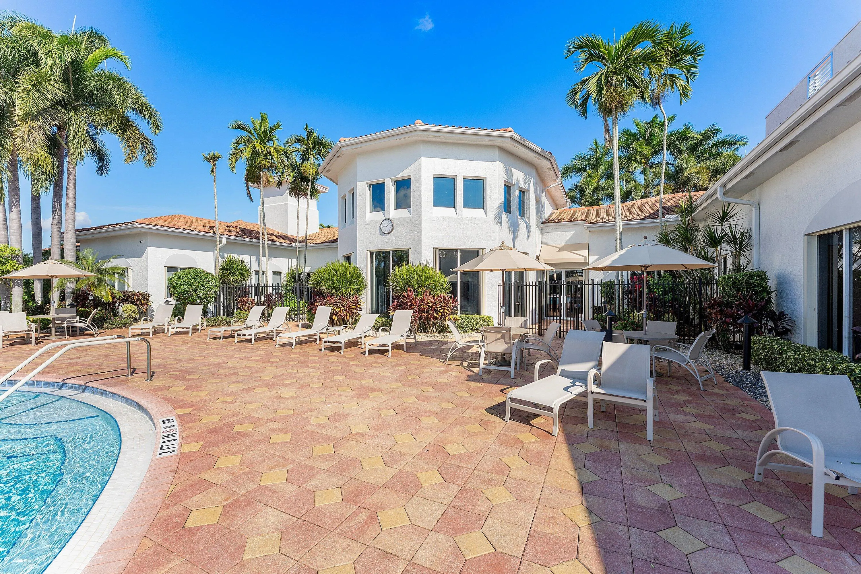 13587 Barcelona Lake Circle