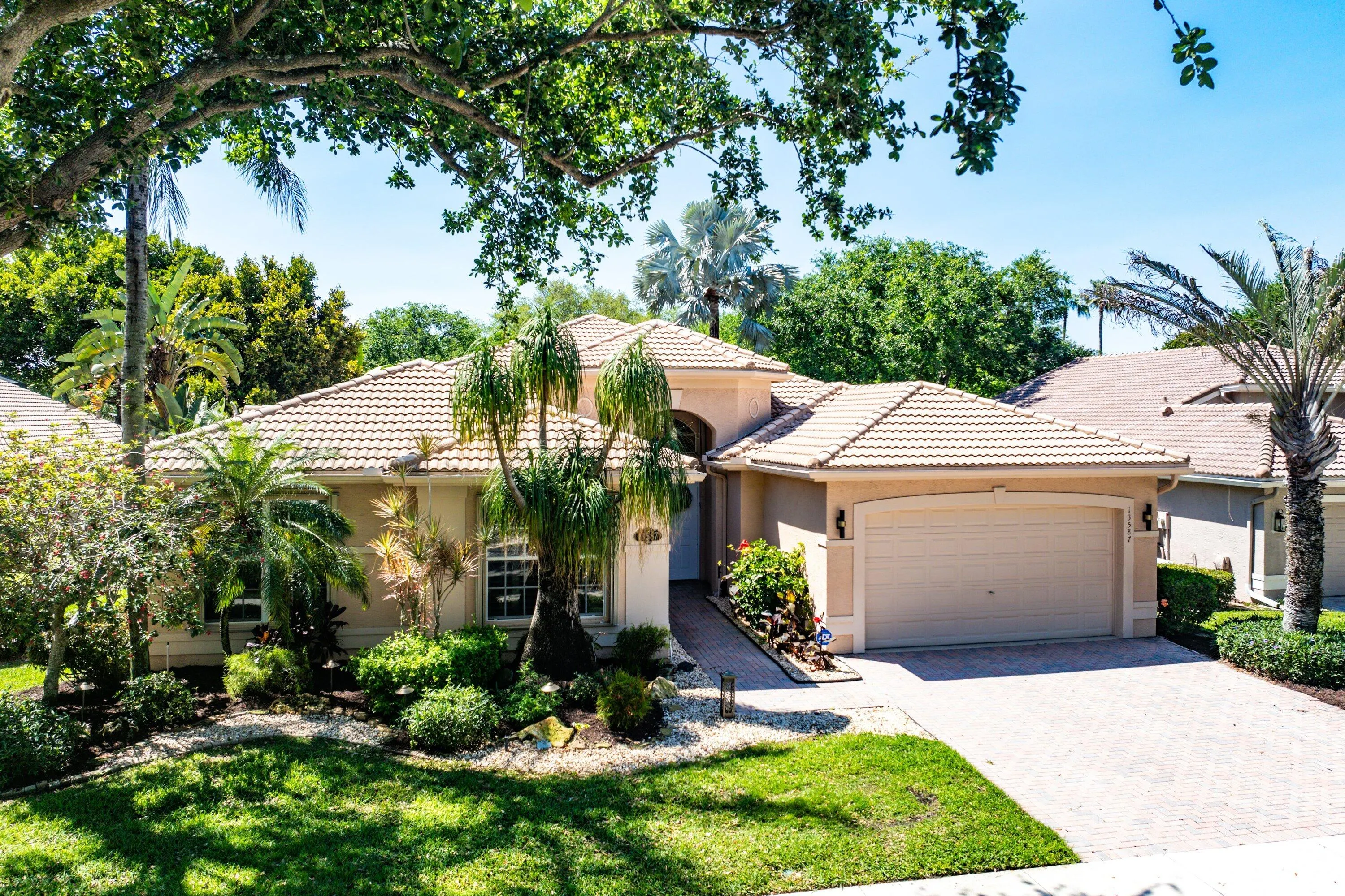 13587 Barcelona Lake Circle