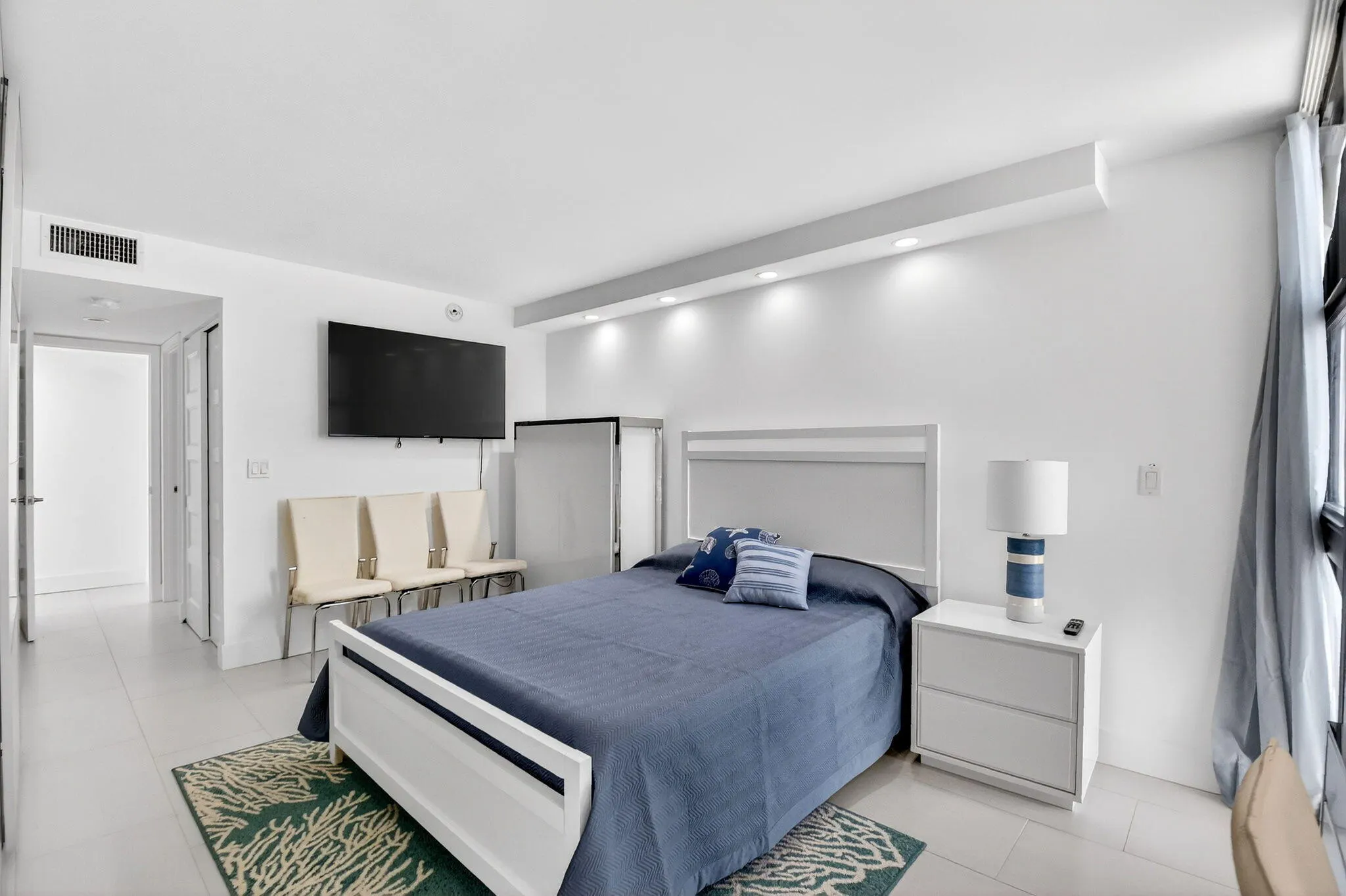 5540 N Ocean Drive #9b