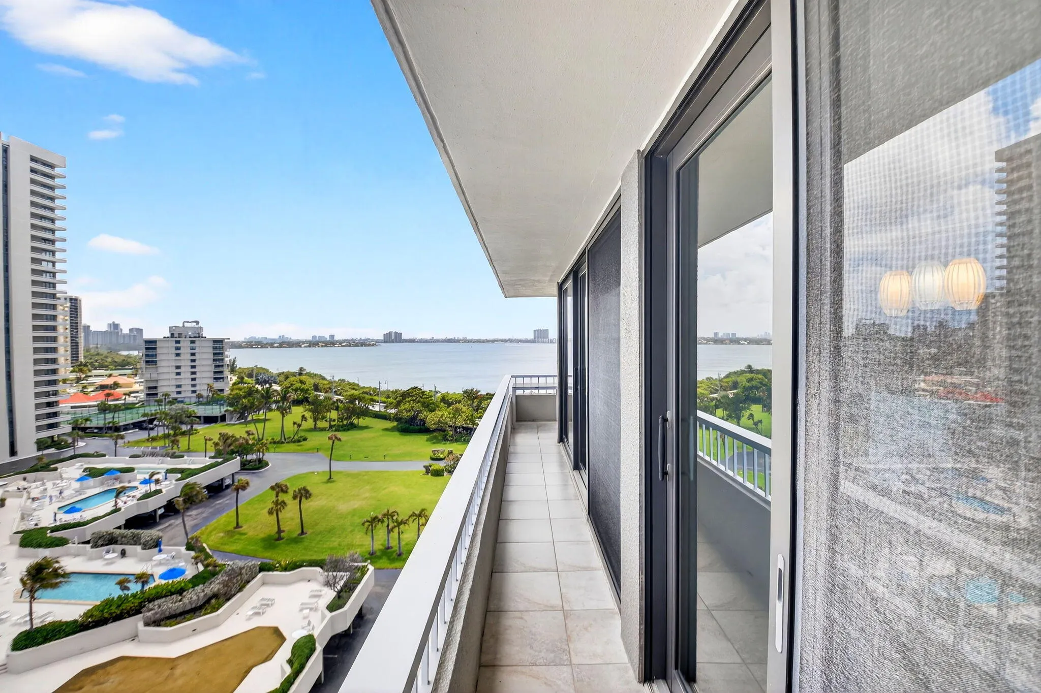 5540 N Ocean Drive #9b