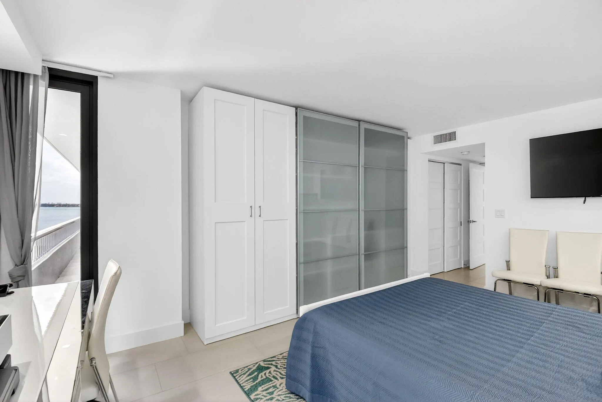 5540 N Ocean Drive #9b