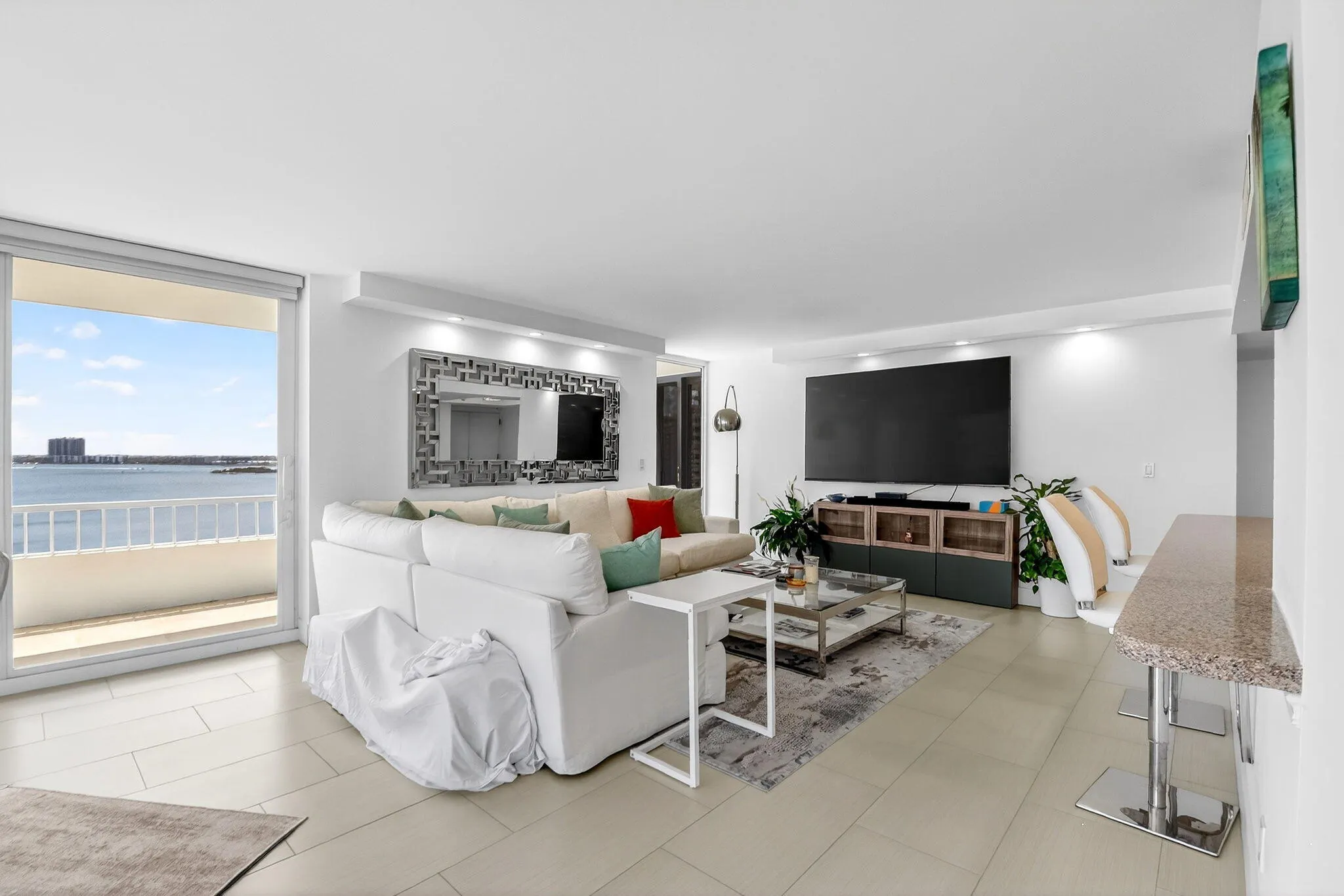 5540 N Ocean Drive #9b