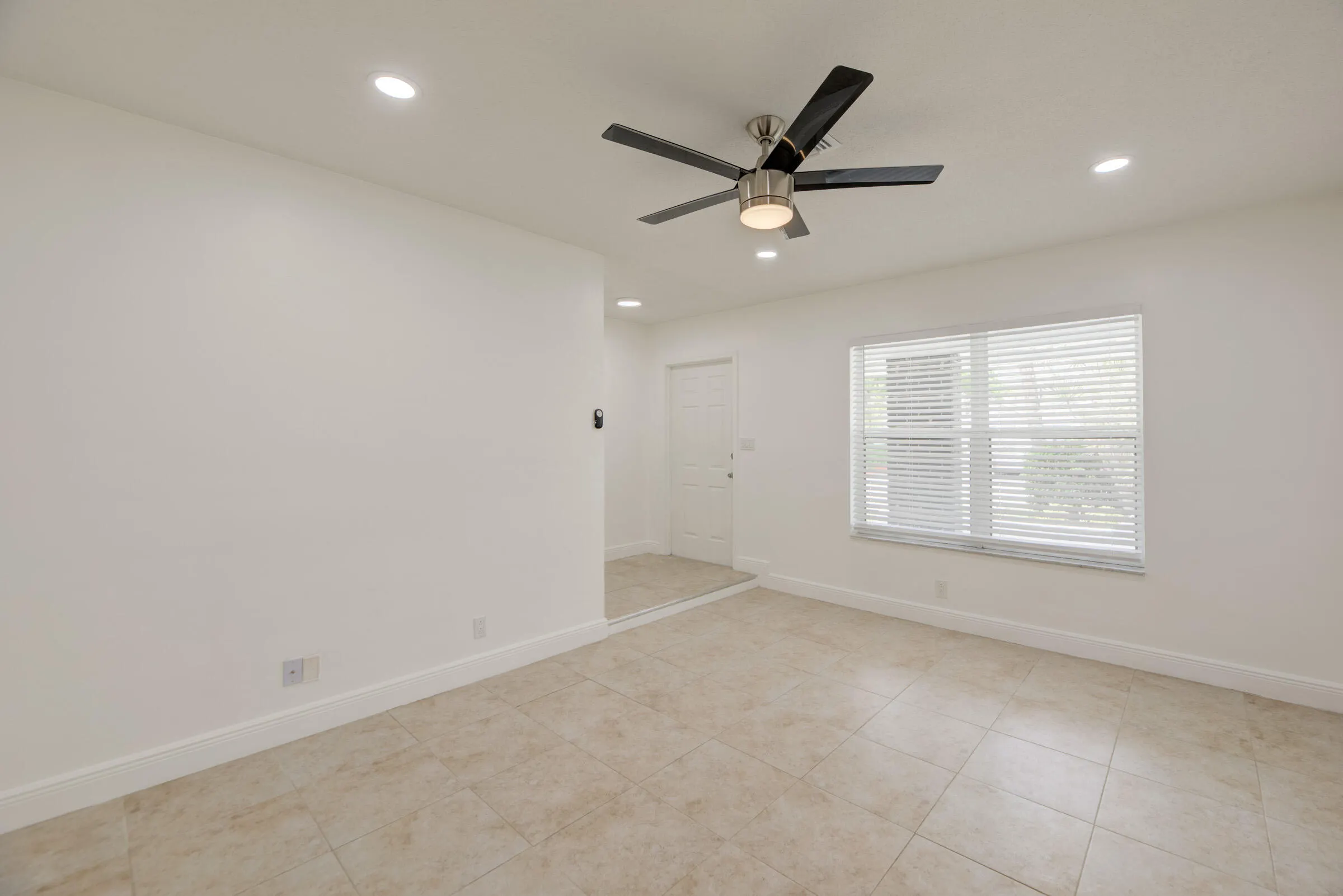 7546 NW 44th Court