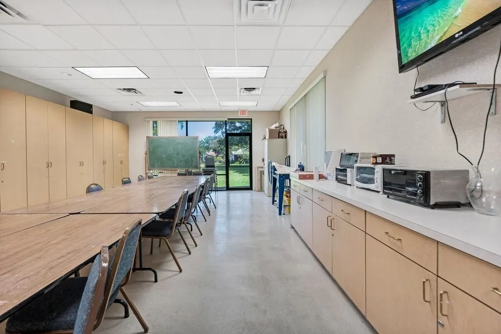 1260 NW 24th Avenue