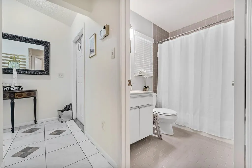 1260 NW 24th Avenue