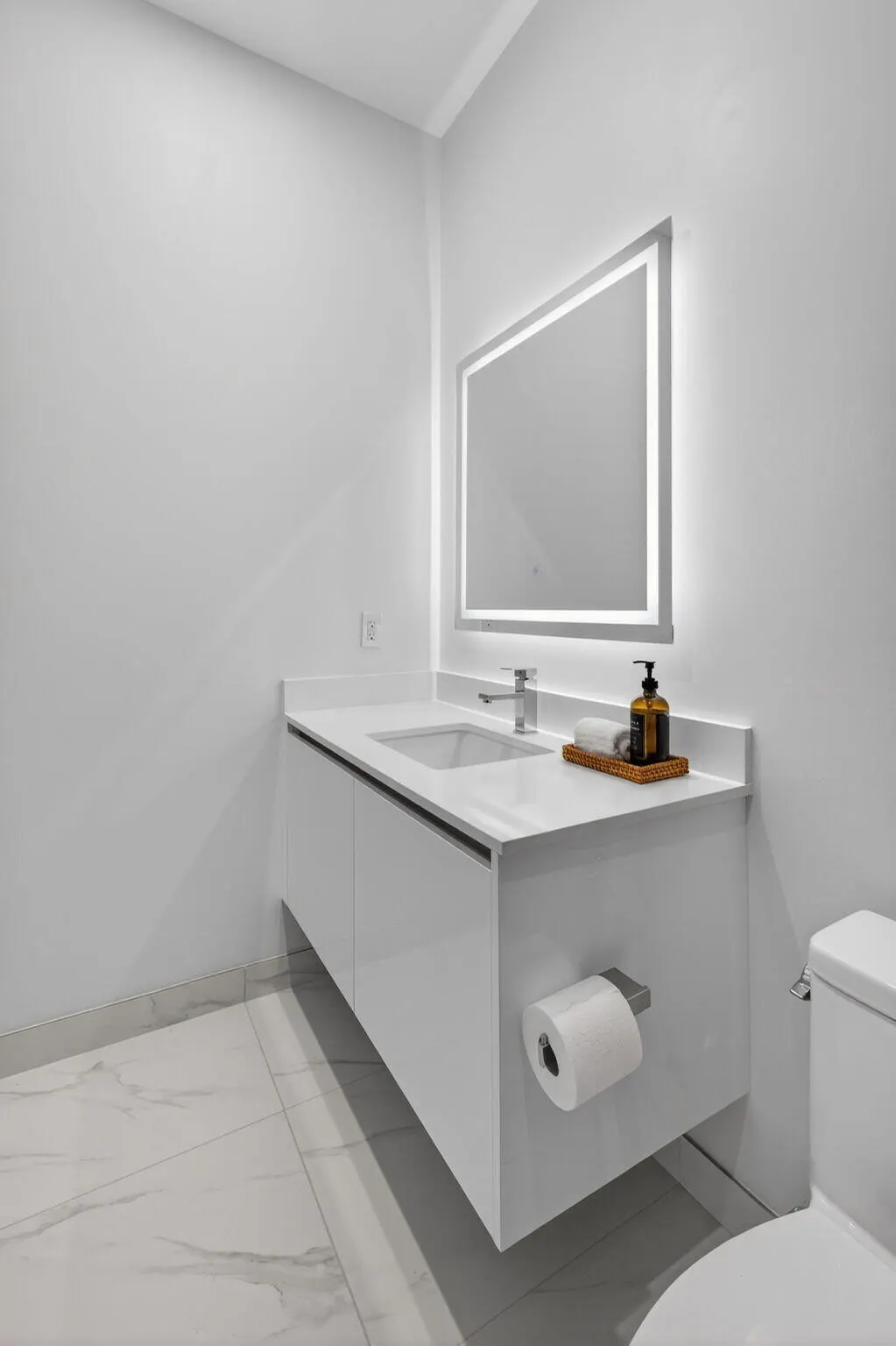 220 Lake Shore Drive #609