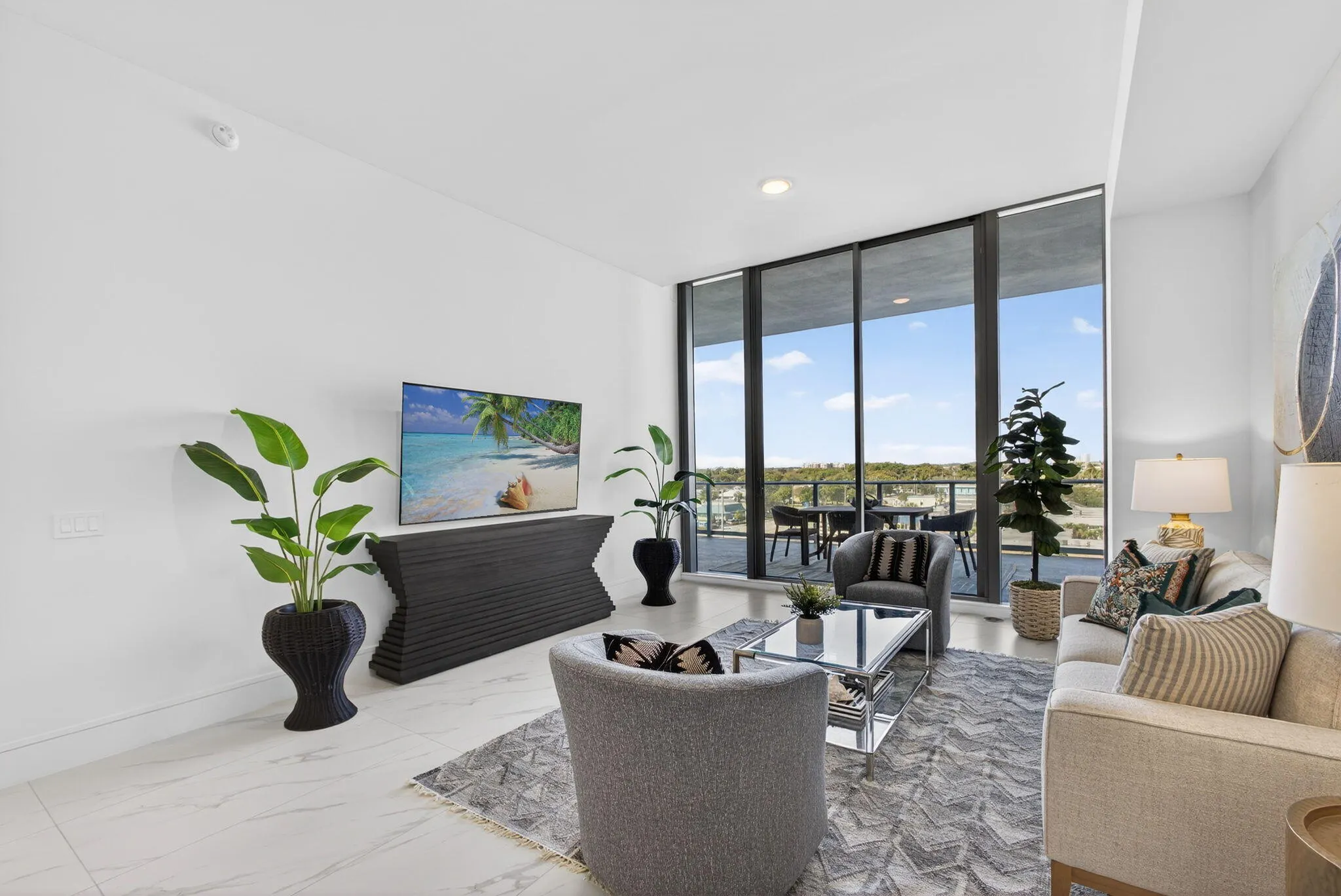 220 Lake Shore Drive #609