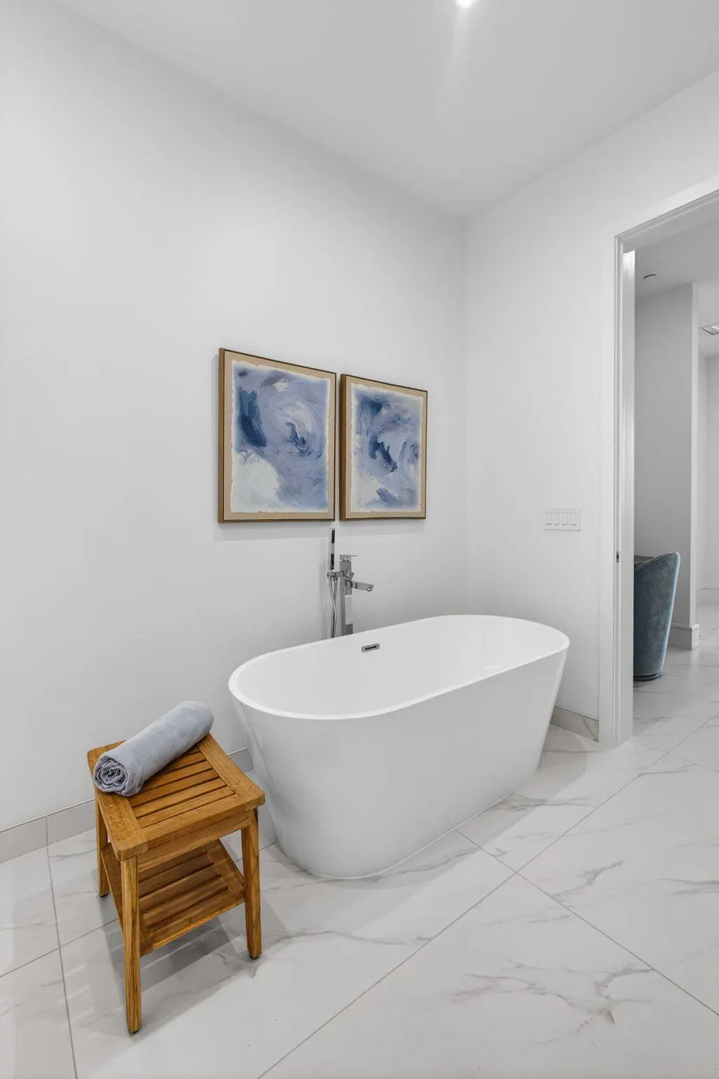 220 Lake Shore Drive #609