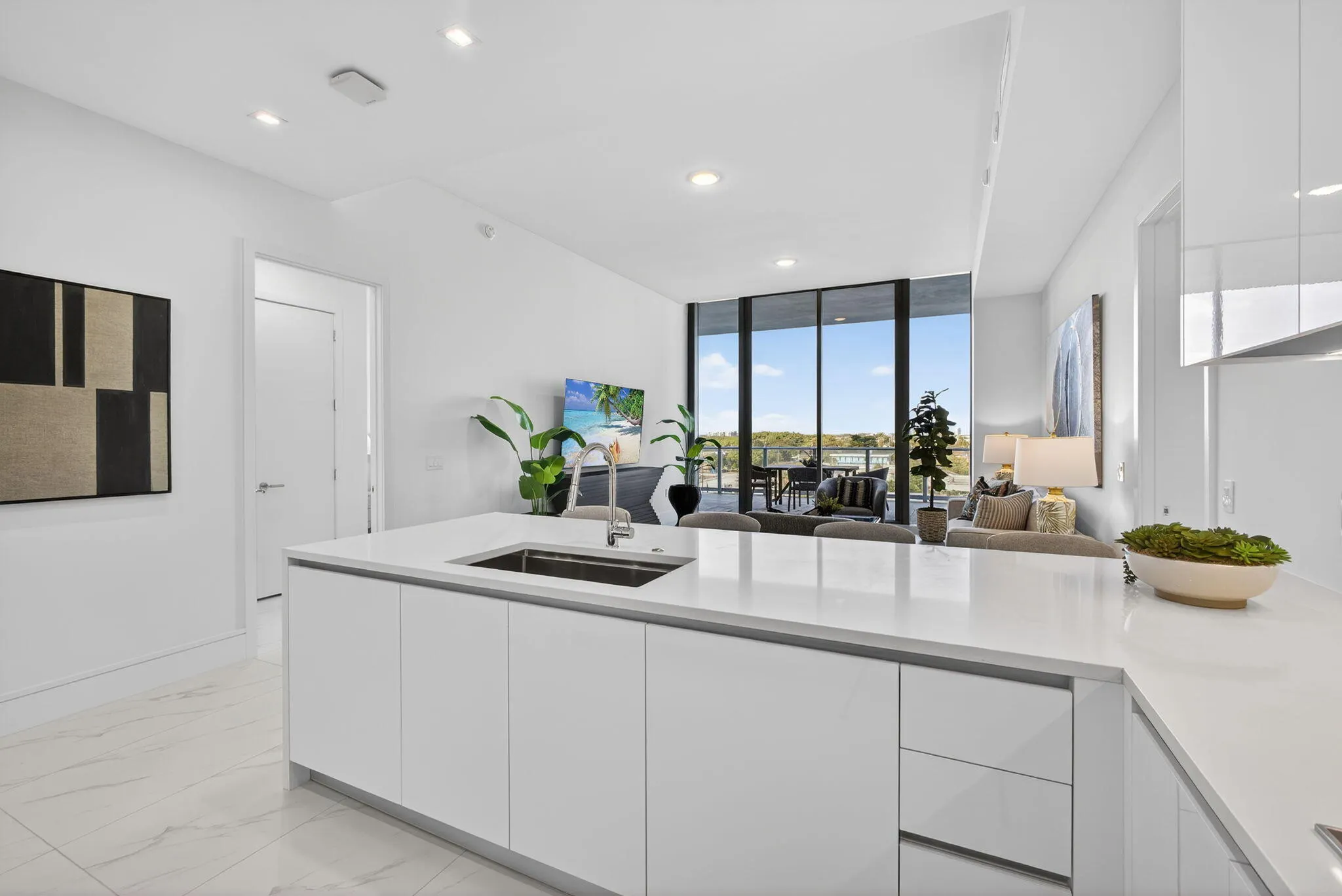 220 Lake Shore Drive #609