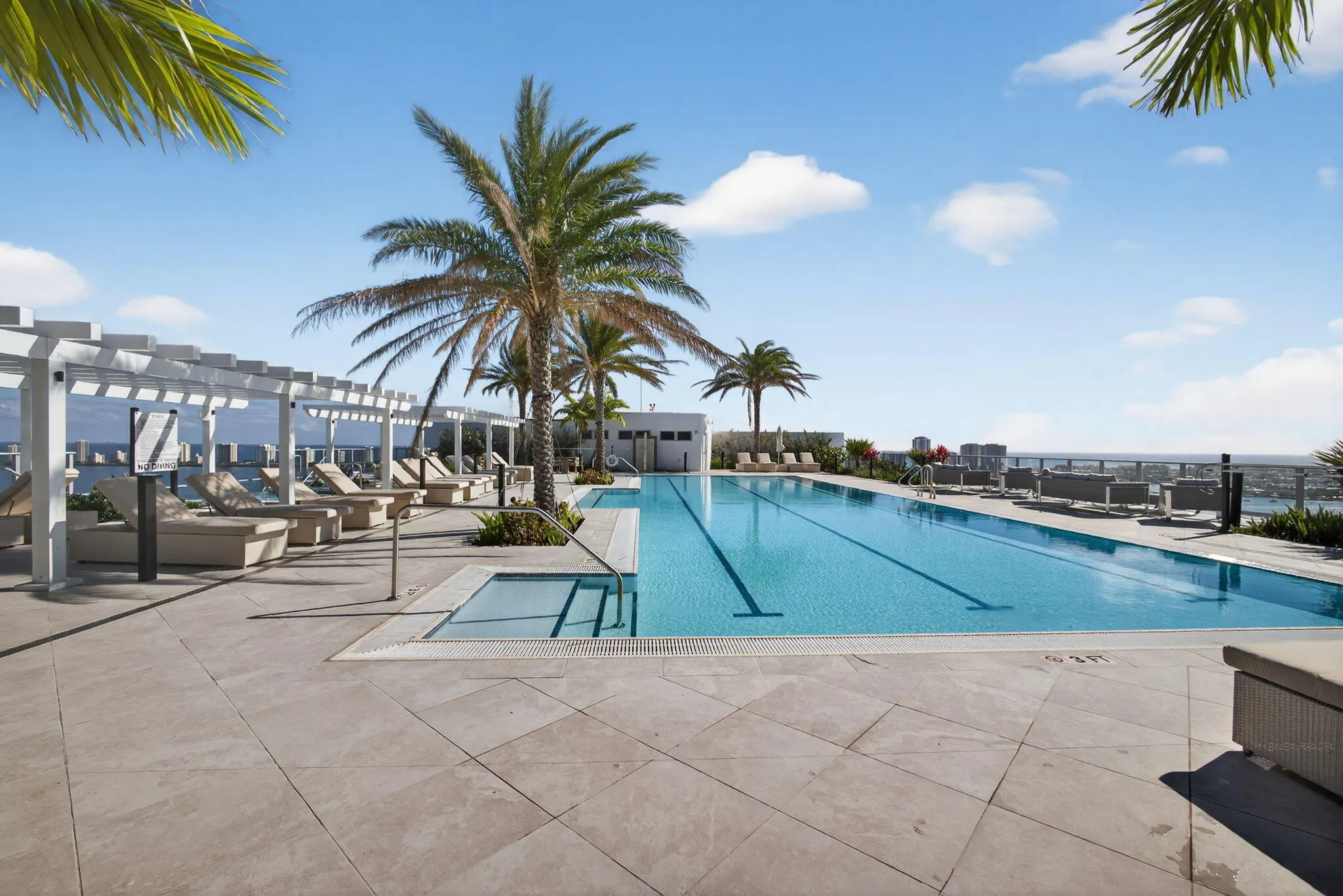 220 Lake Shore Drive #609