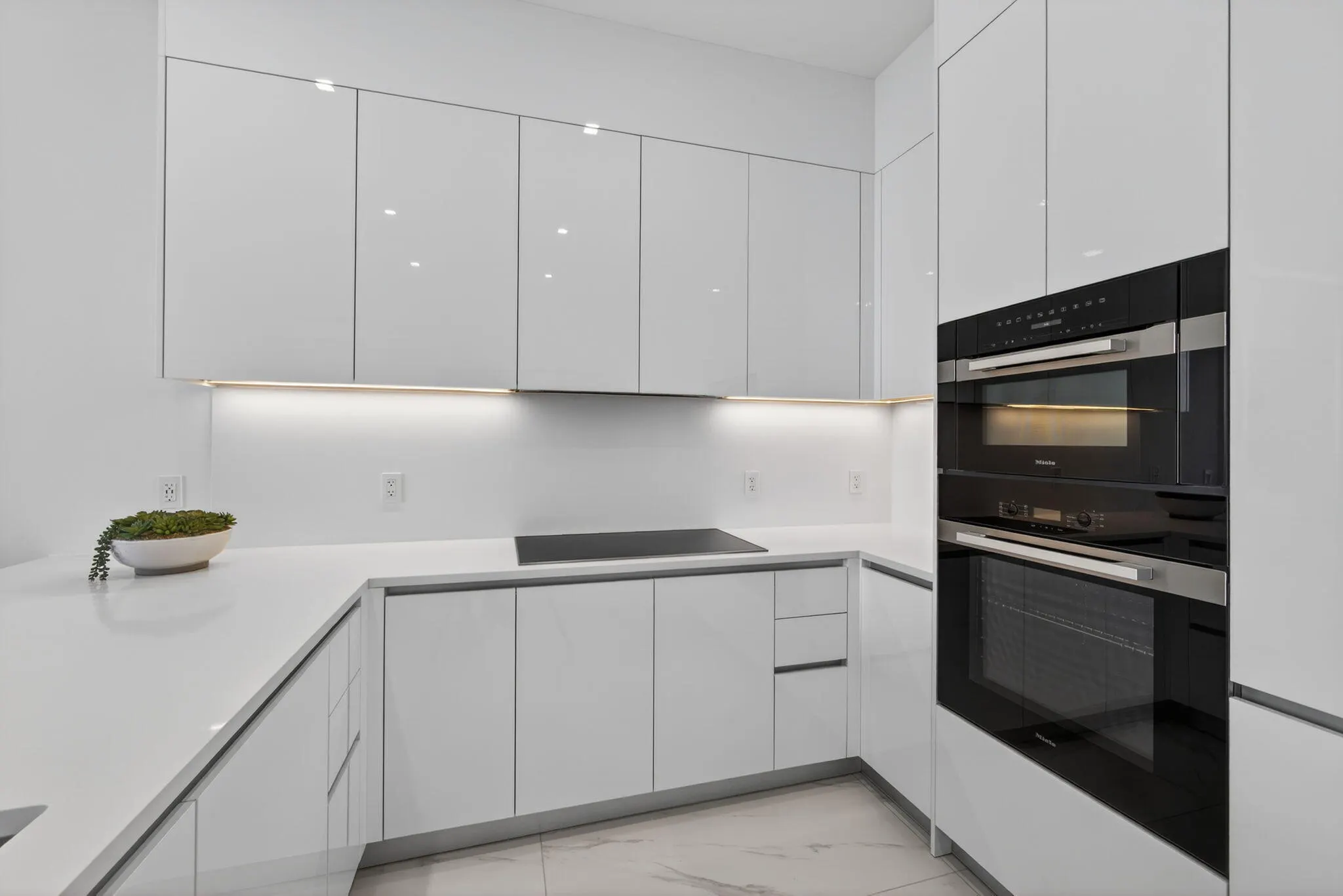 220 Lake Shore Drive #609
