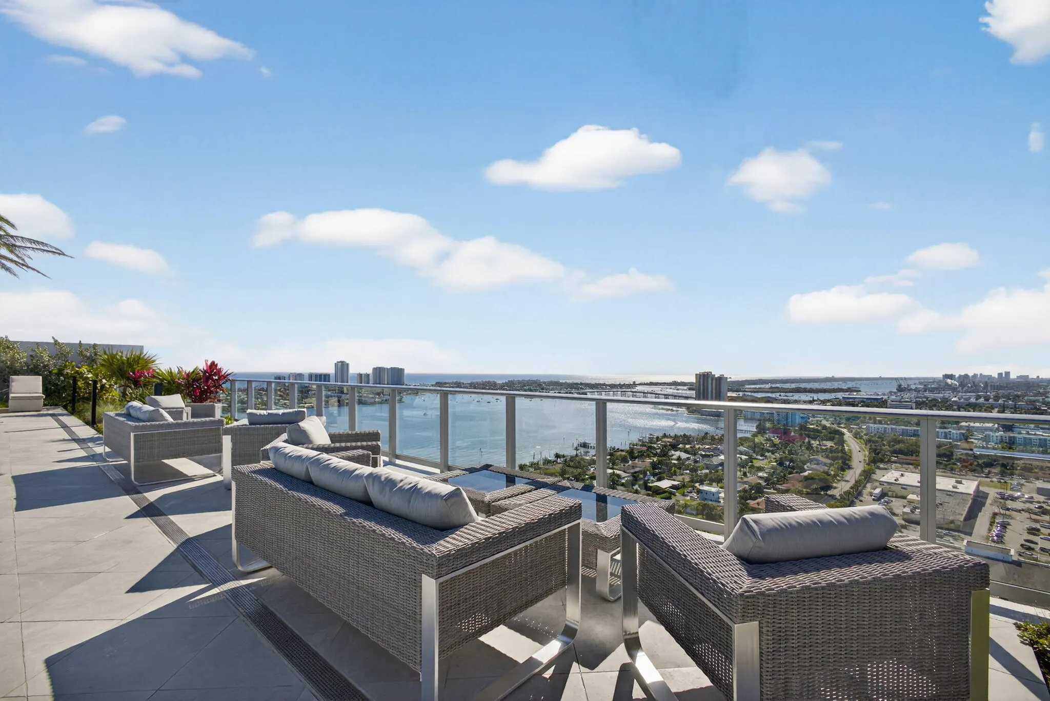 220 Lake Shore Drive #609