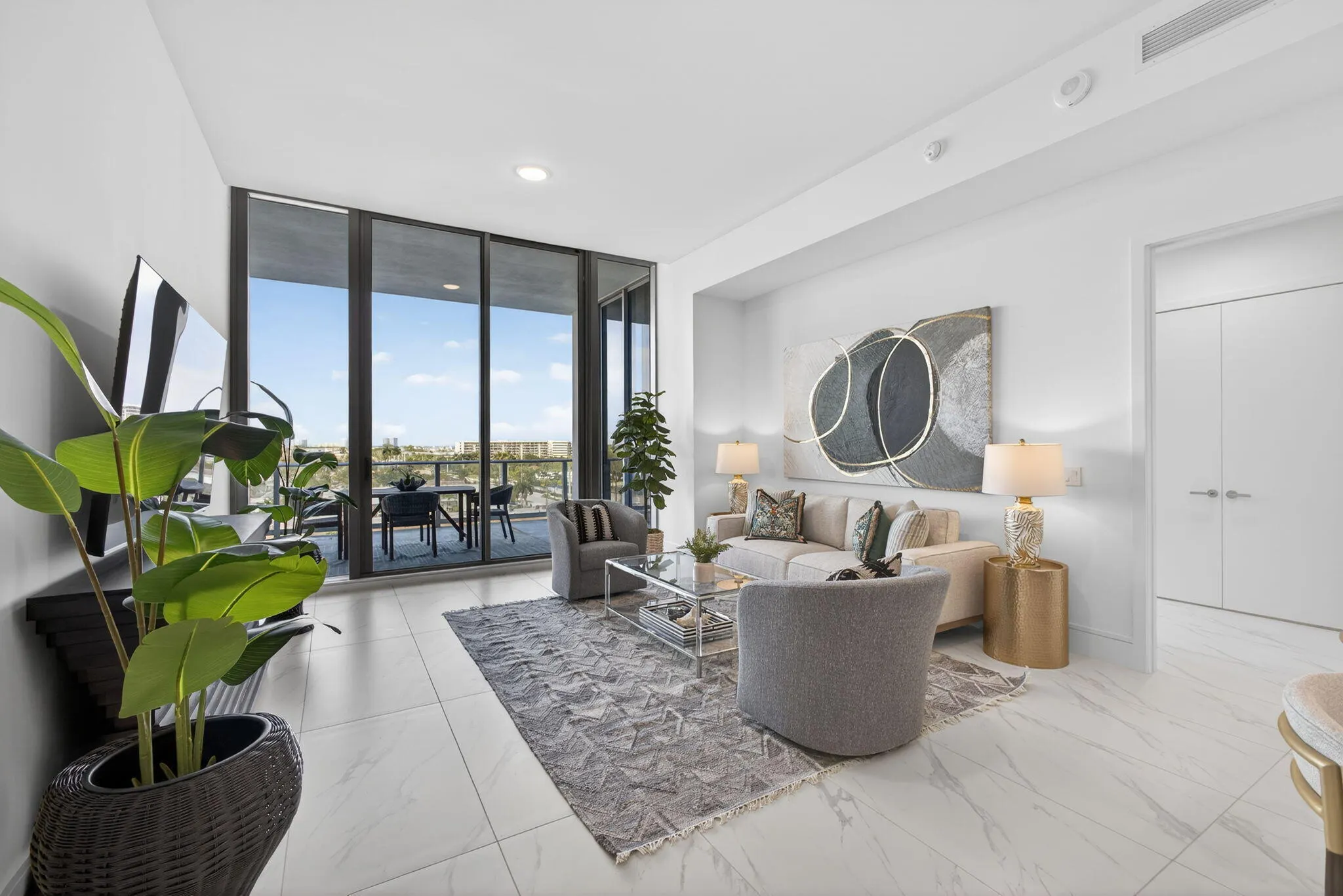 220 Lake Shore Drive #609