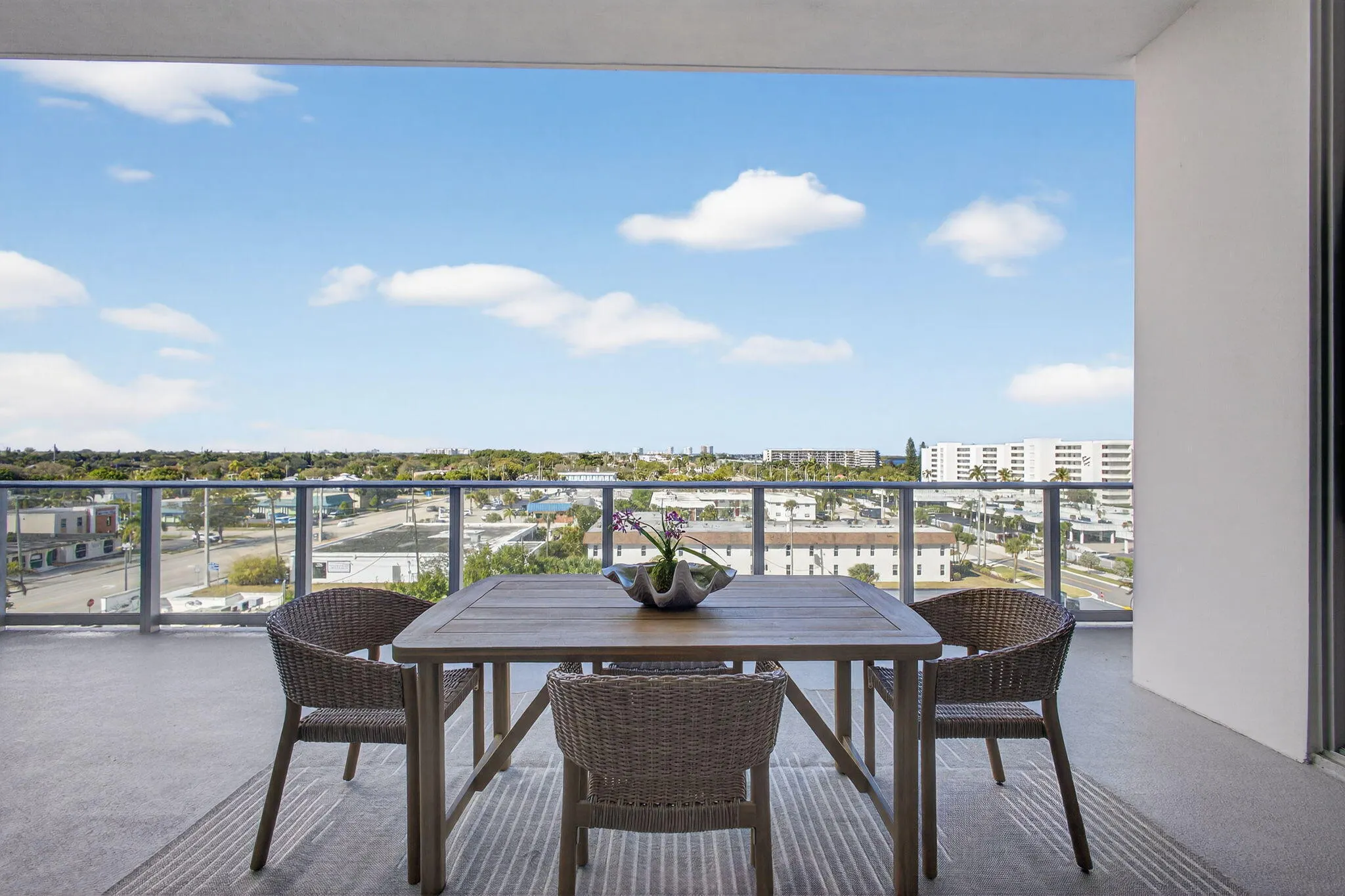 220 Lake Shore Drive #609