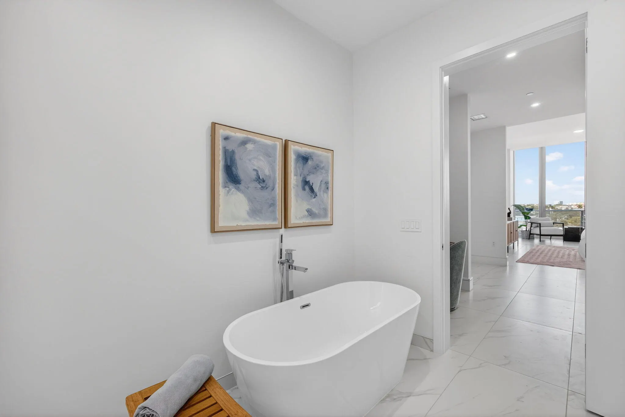 220 Lake Shore Drive #609