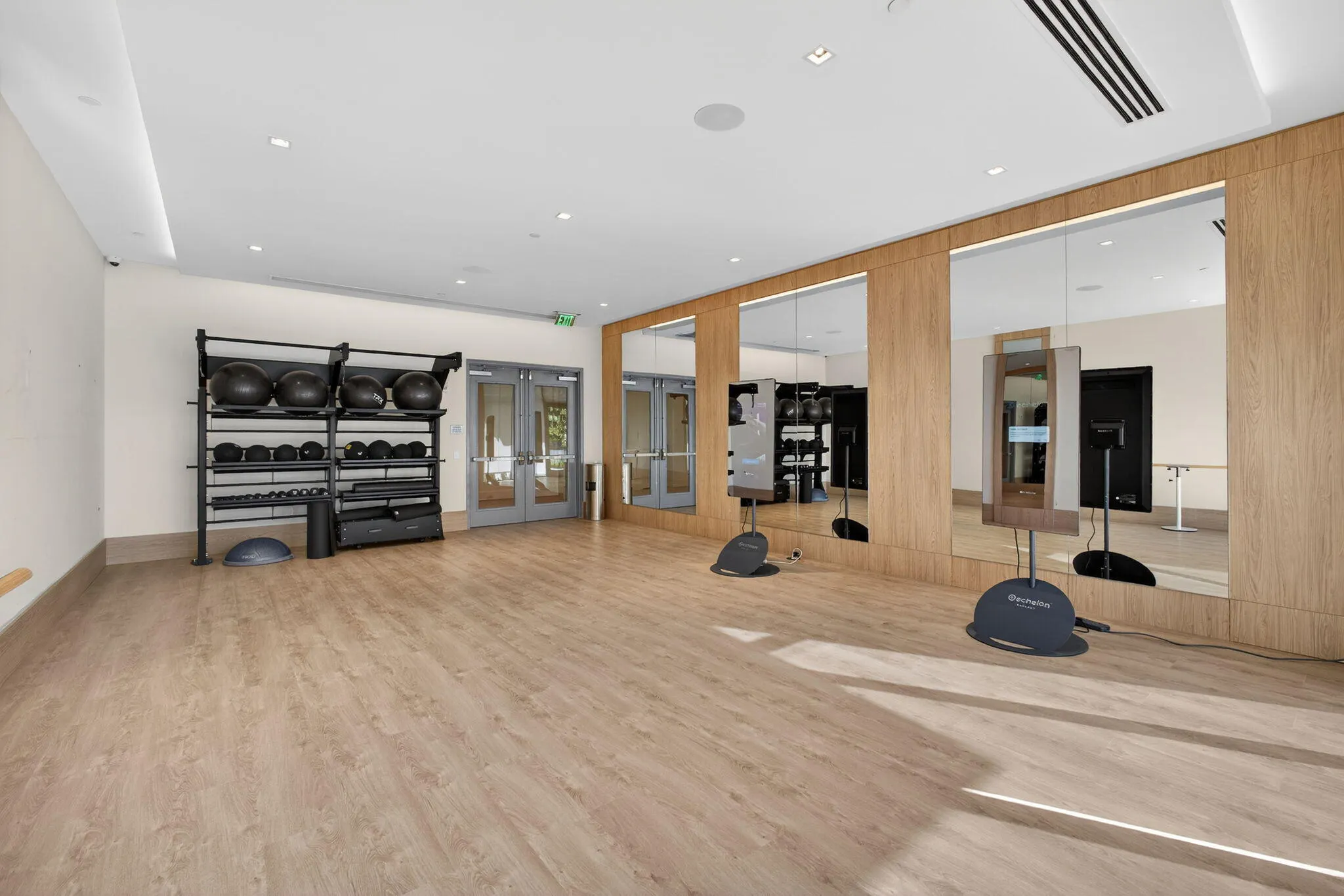 220 Lake Shore Drive #609