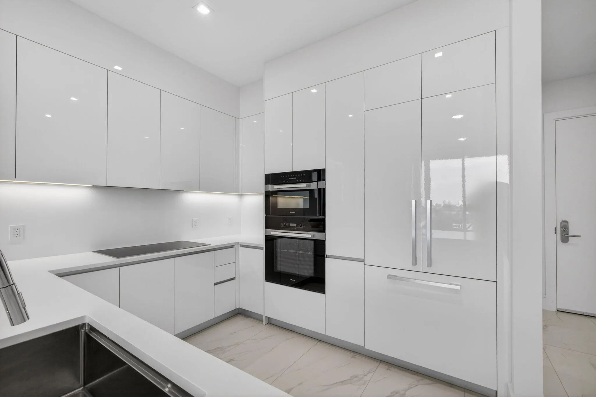 220 Lake Shore Drive #609