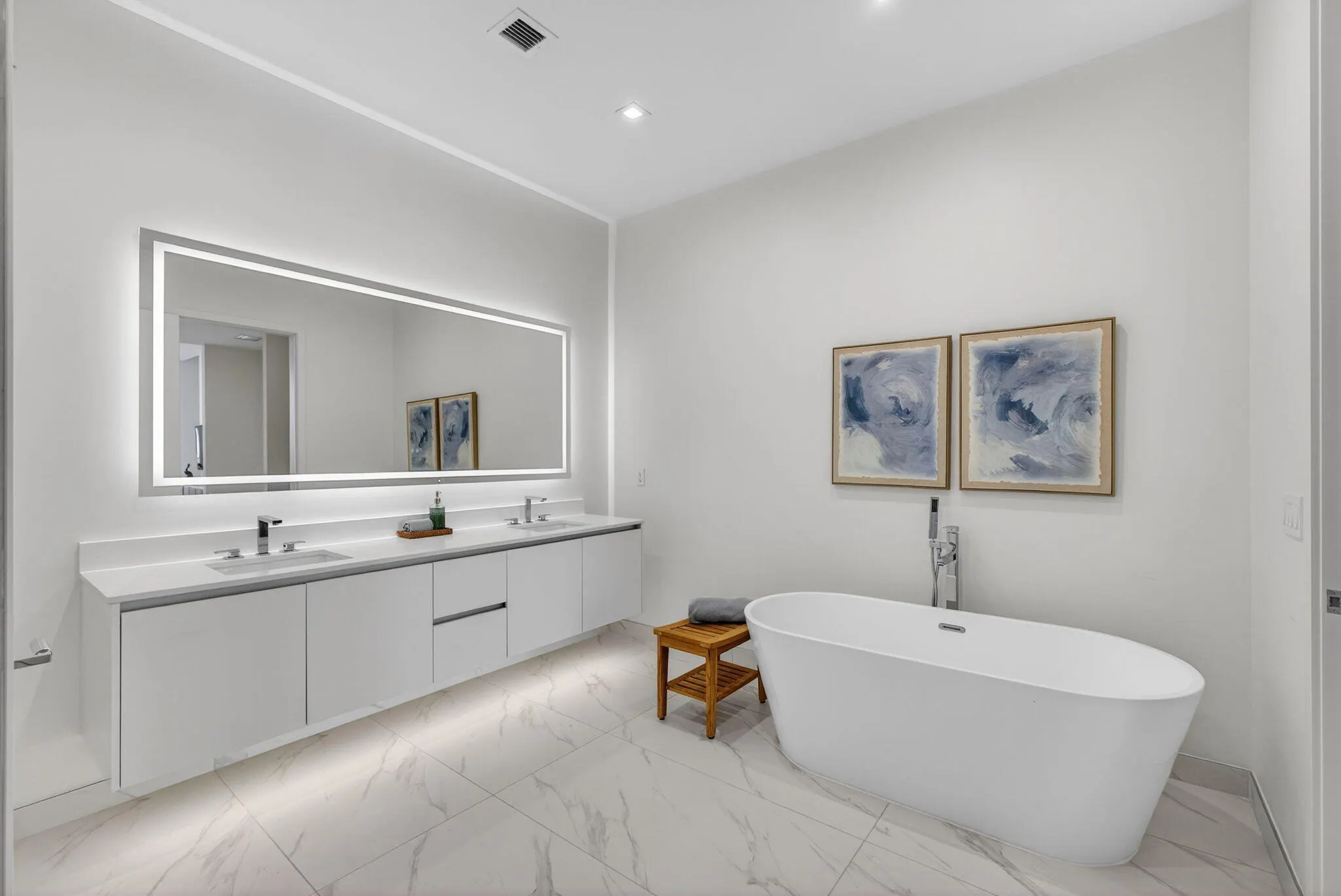220 Lake Shore Drive #609