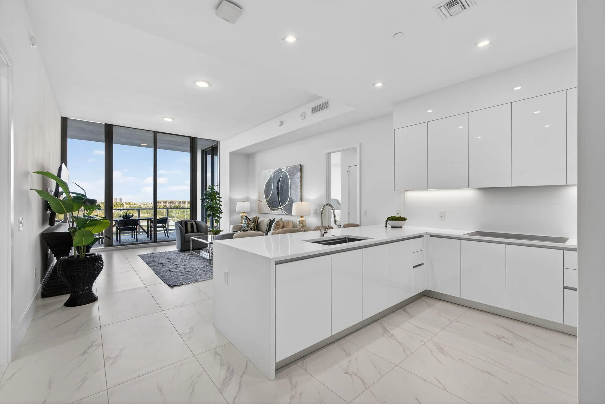 220 Lake Shore Drive #609