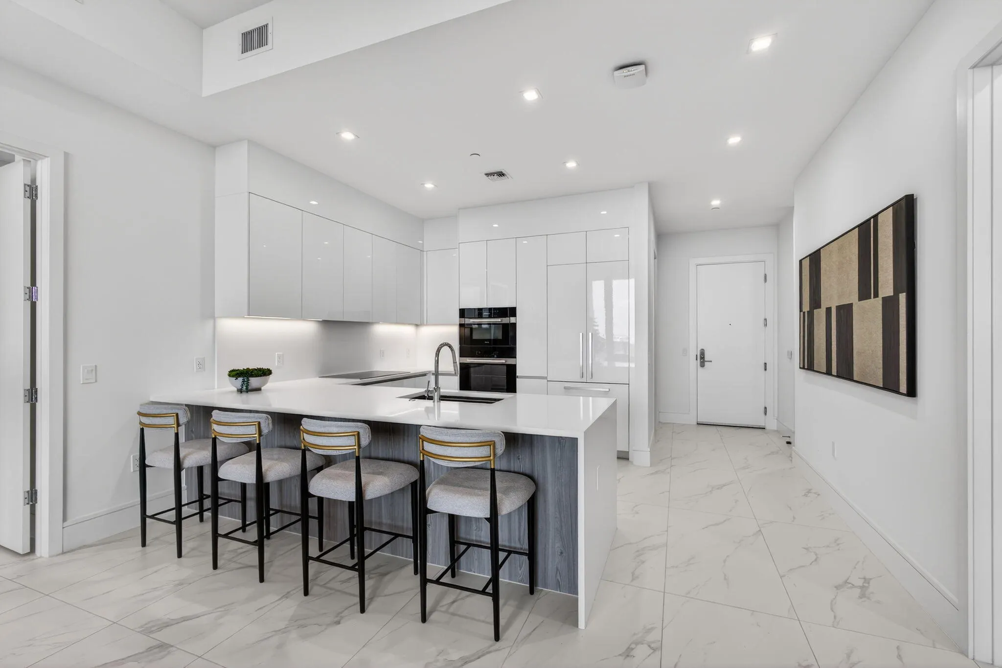 220 Lake Shore Drive #609