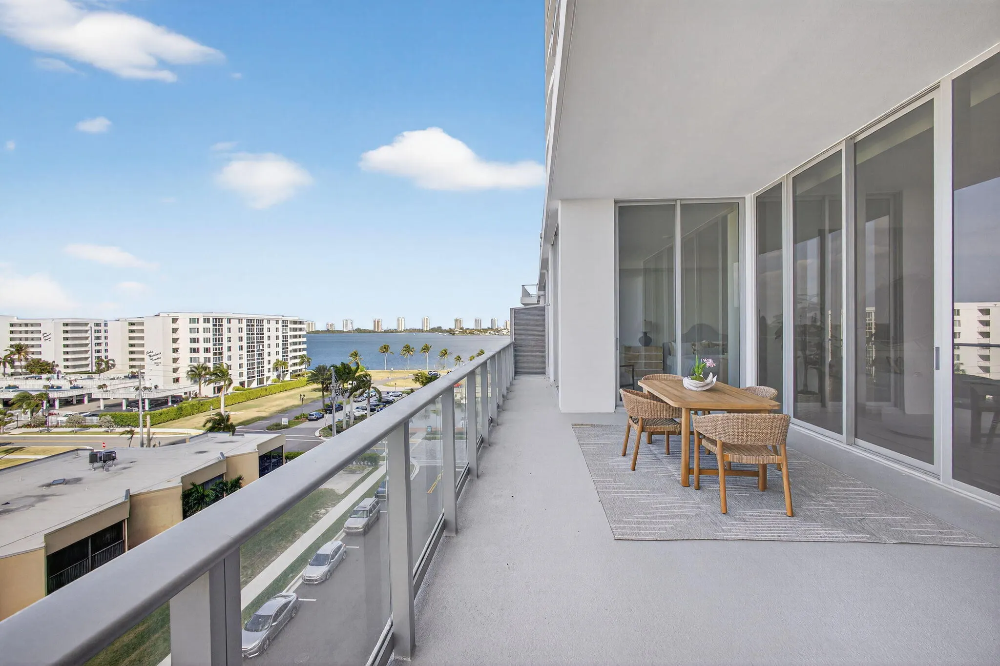 220 Lake Shore Drive #609