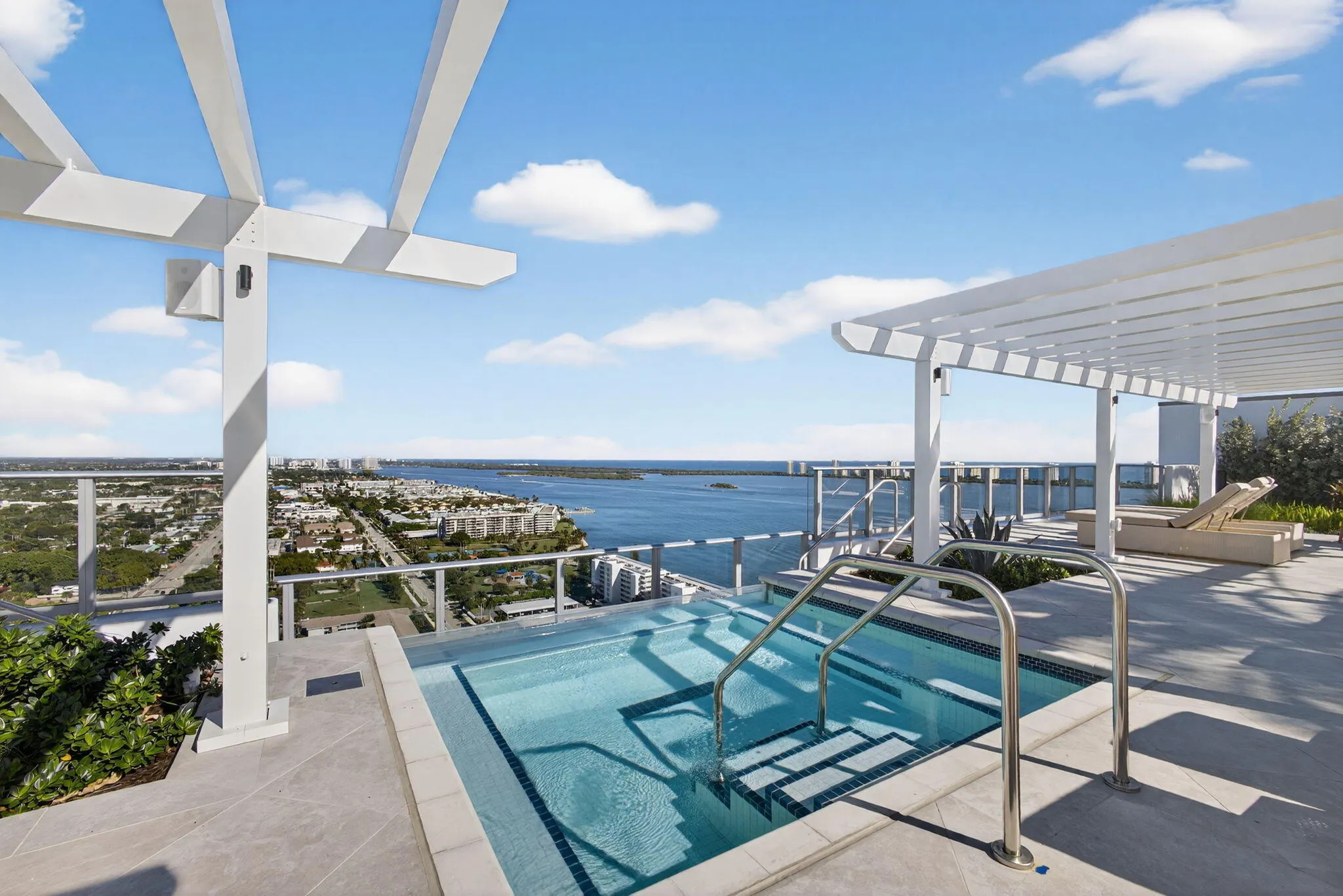 220 Lake Shore Drive #609