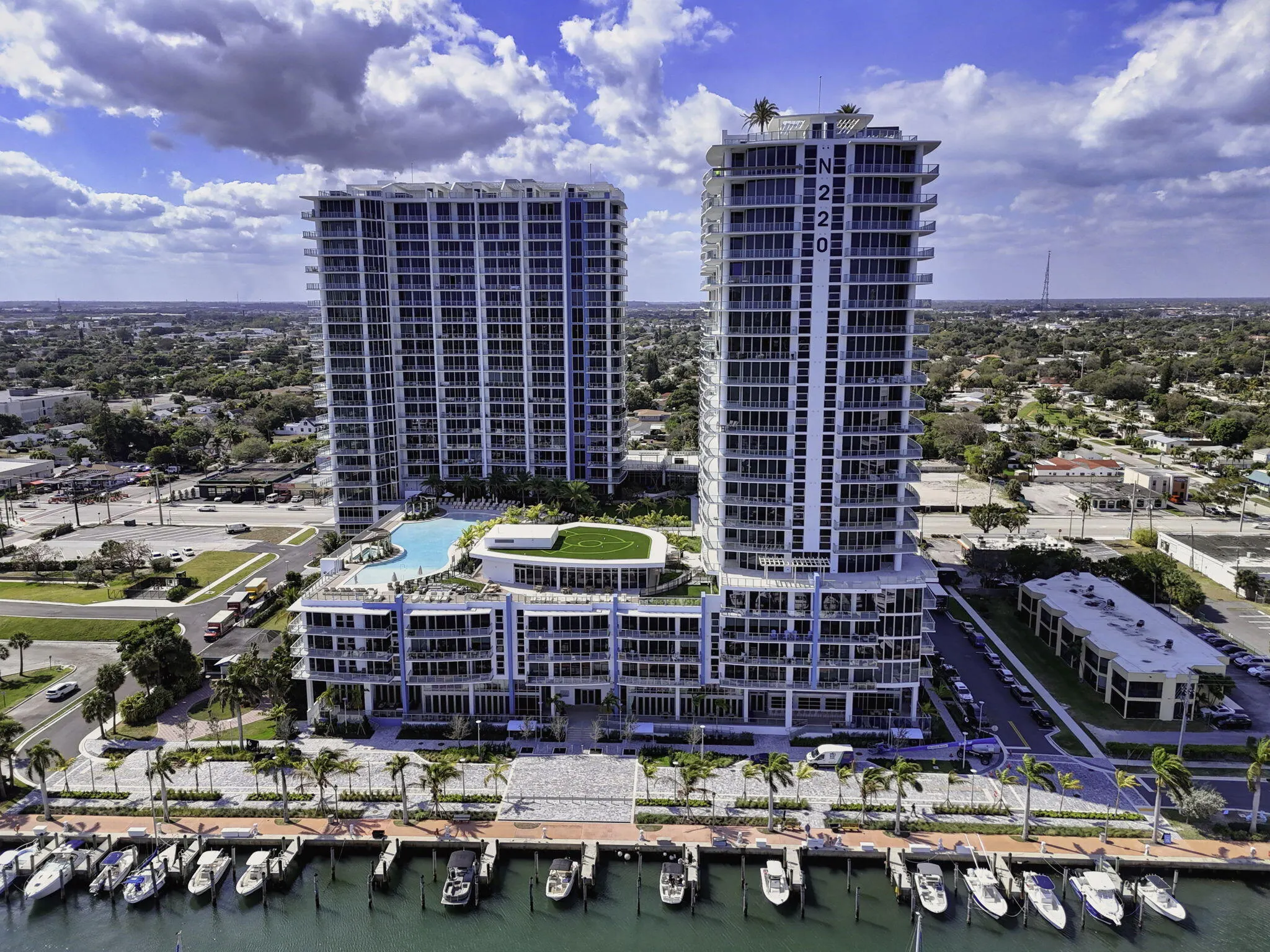 220 Lake Shore Drive #609