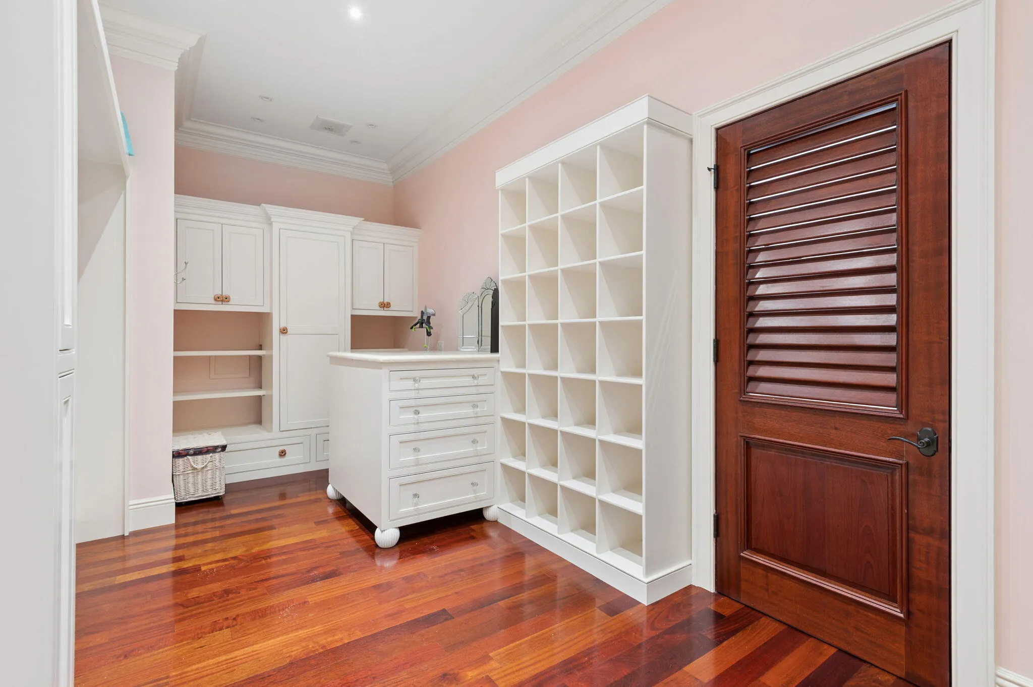 716 Reef Road