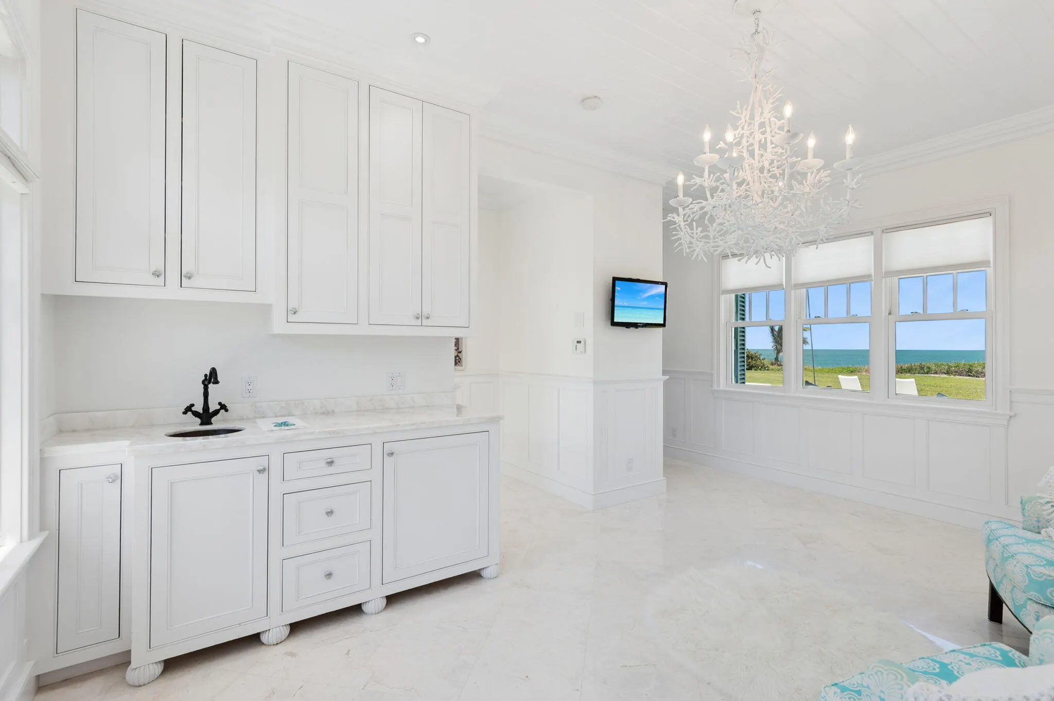 716 Reef Road
