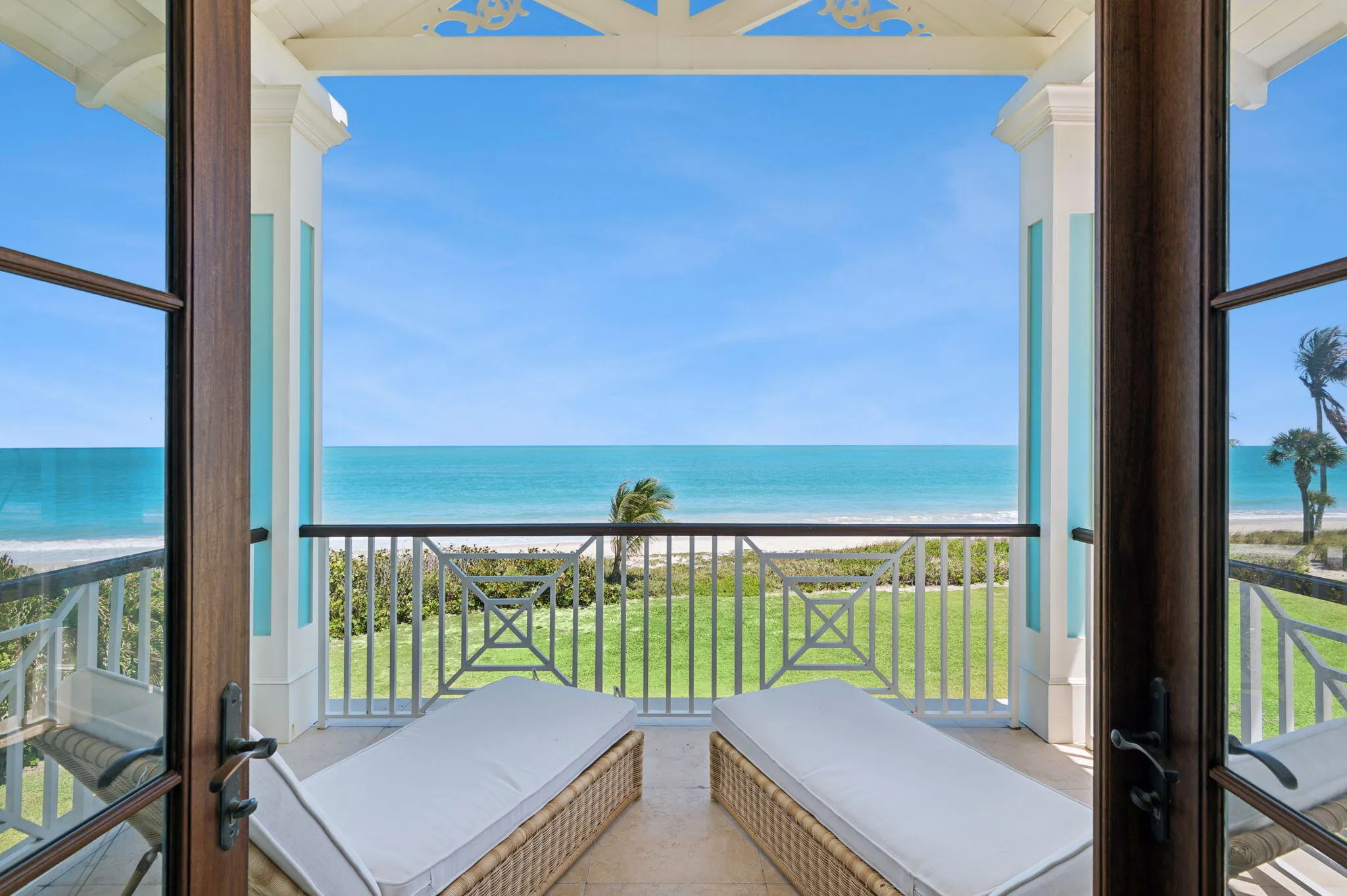 716 Reef Road