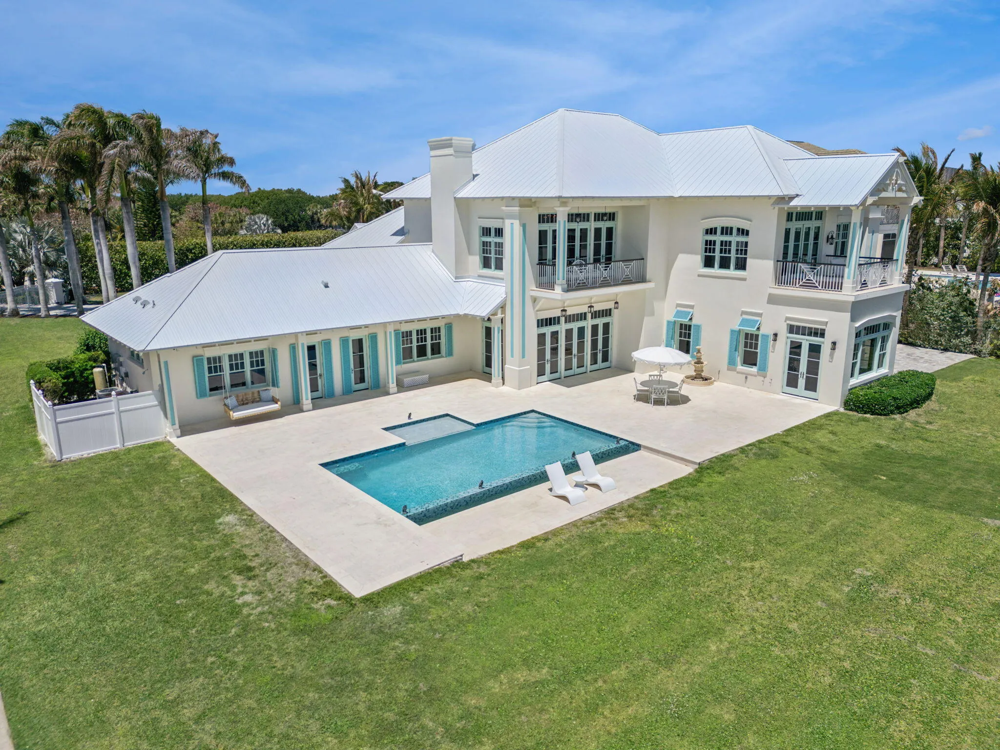 716 Reef Road