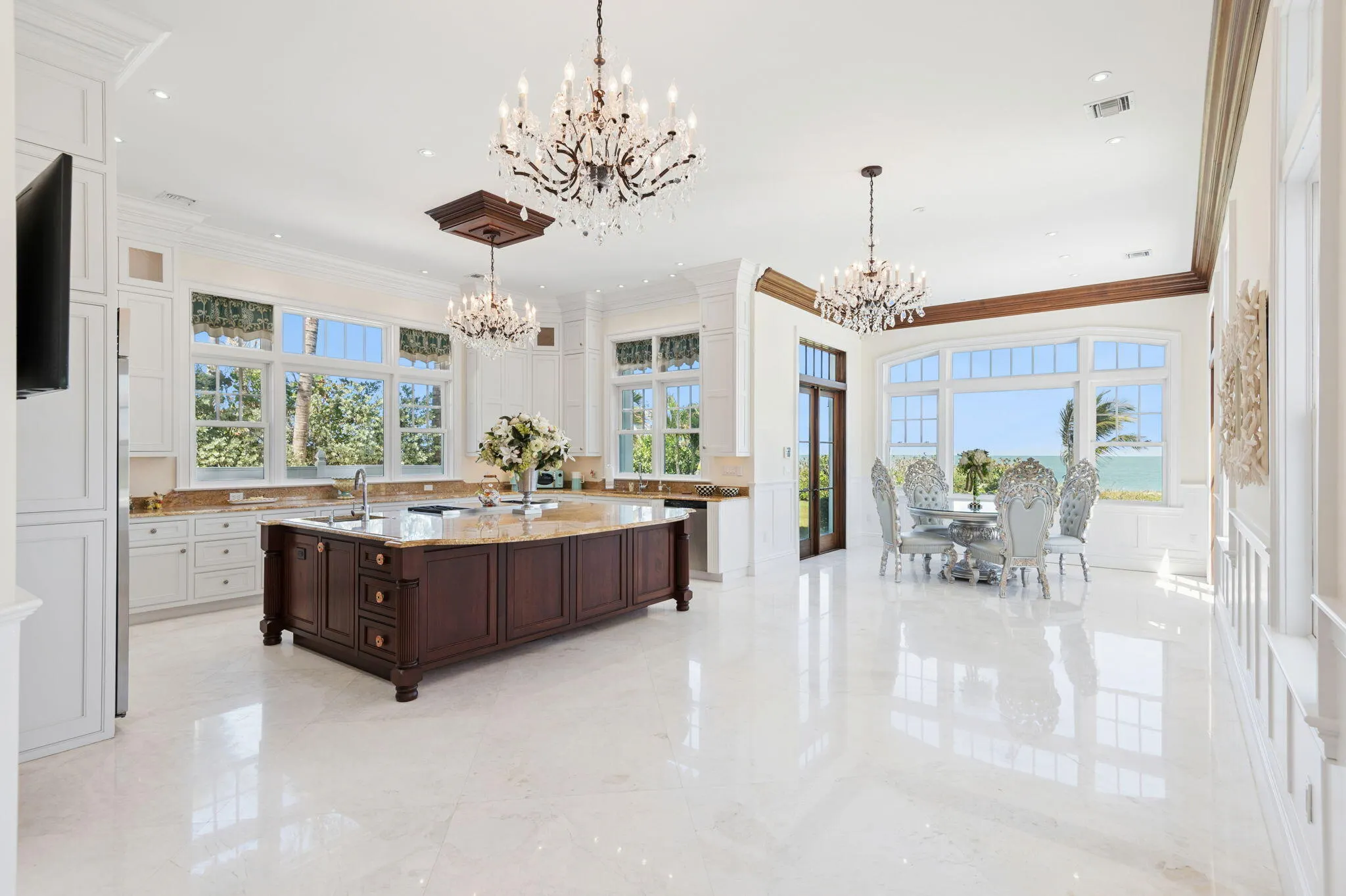 716 Reef Road