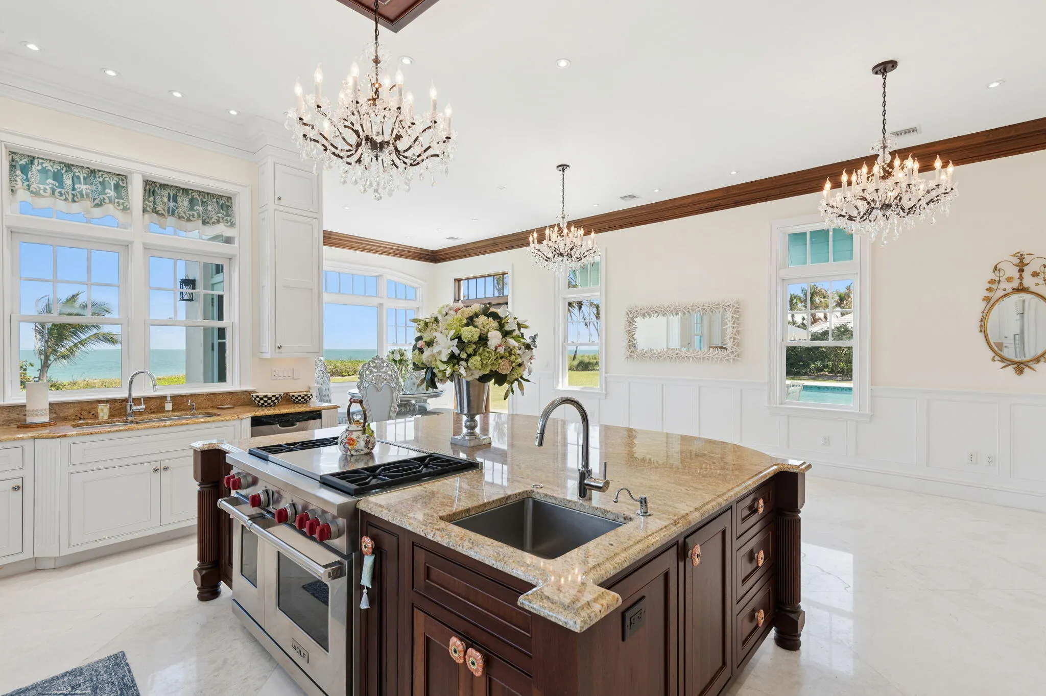 716 Reef Road