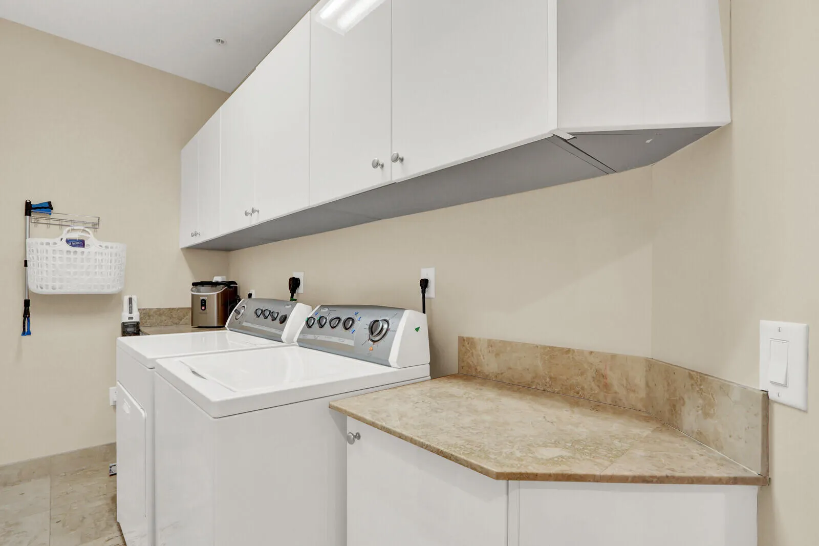3610 Gardens Parkway #202a