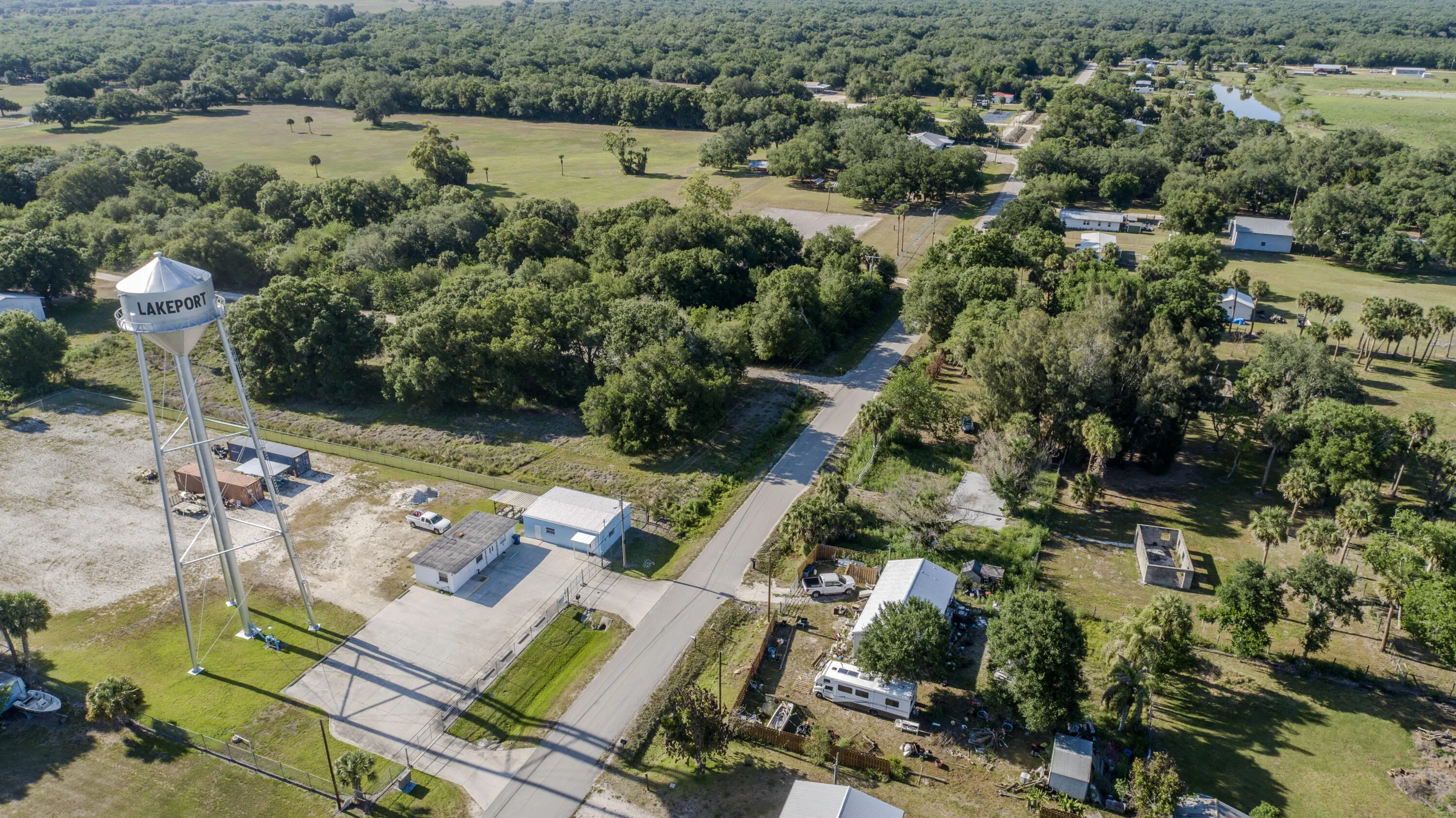 1100 Red Barn Rd N W