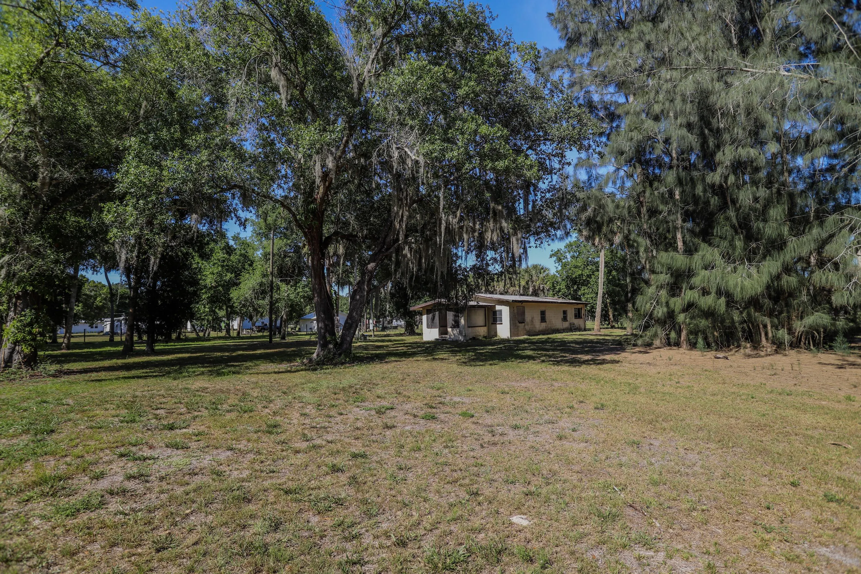 1100 Red Barn Rd N W