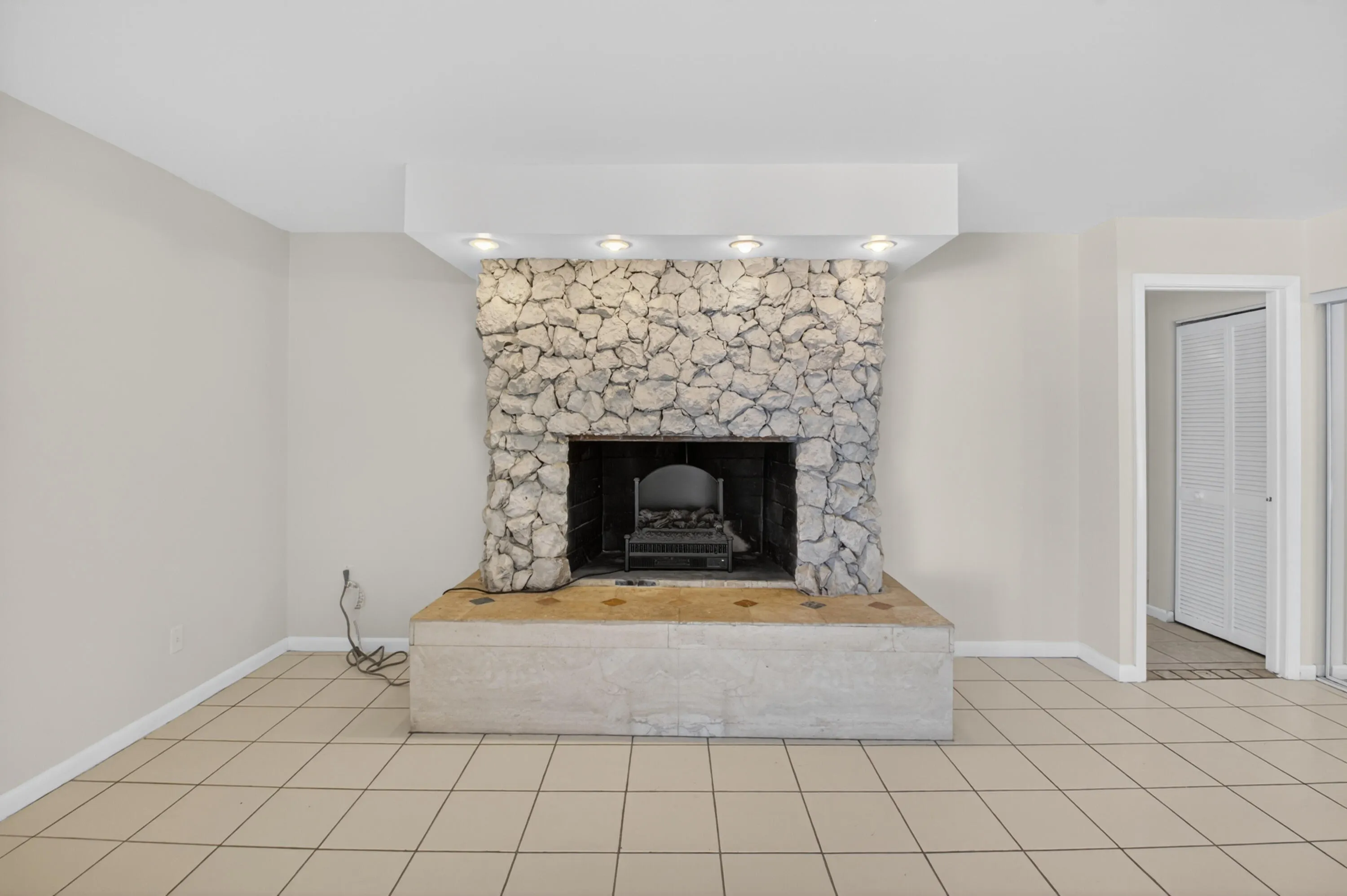 10157 La Reina Road