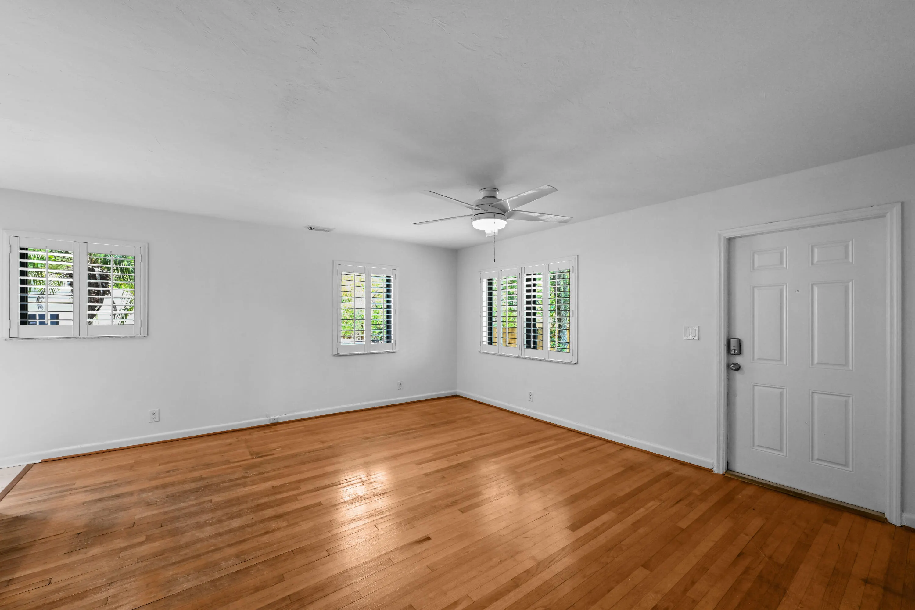 1915 Lake Avenue