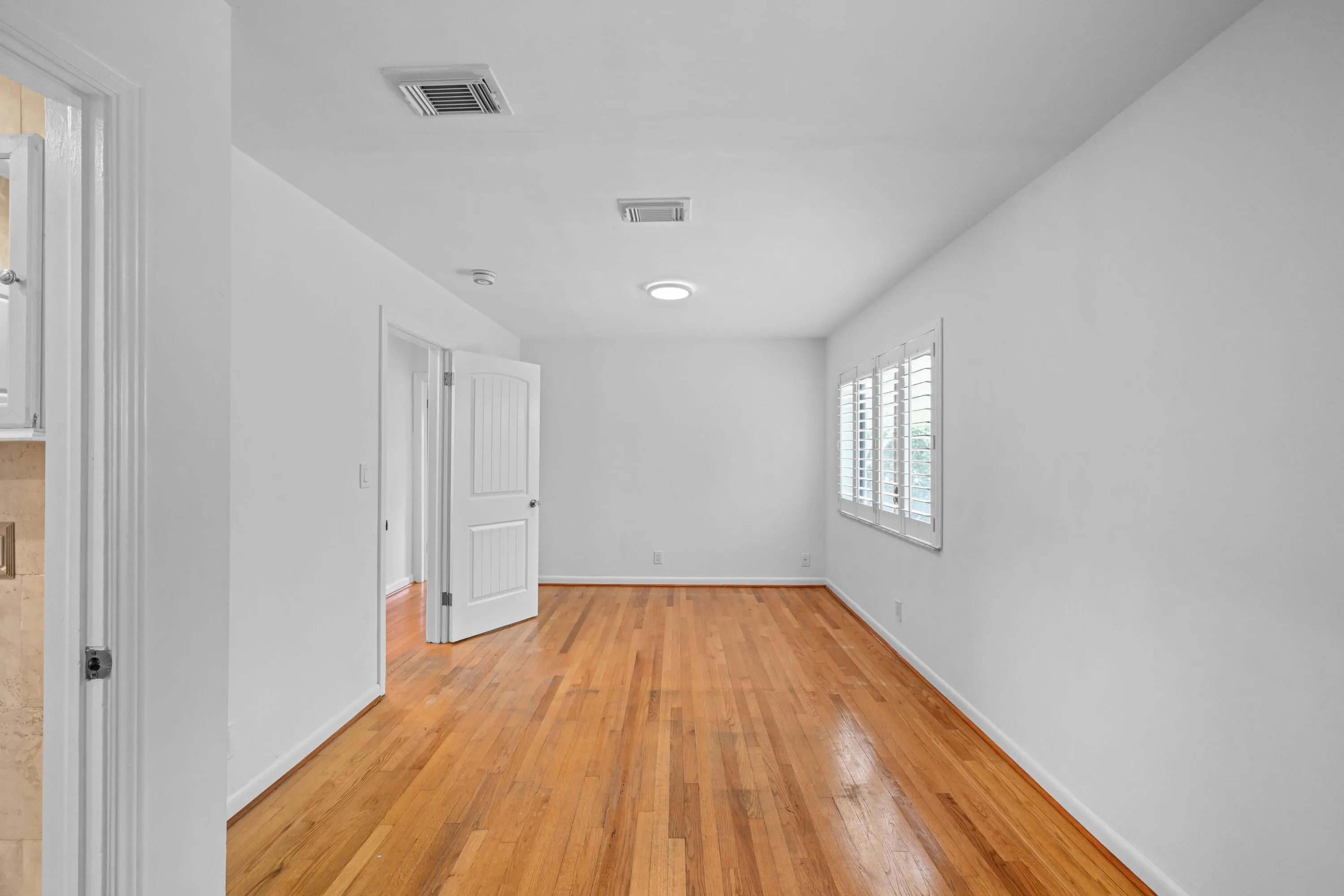 1915 Lake Avenue