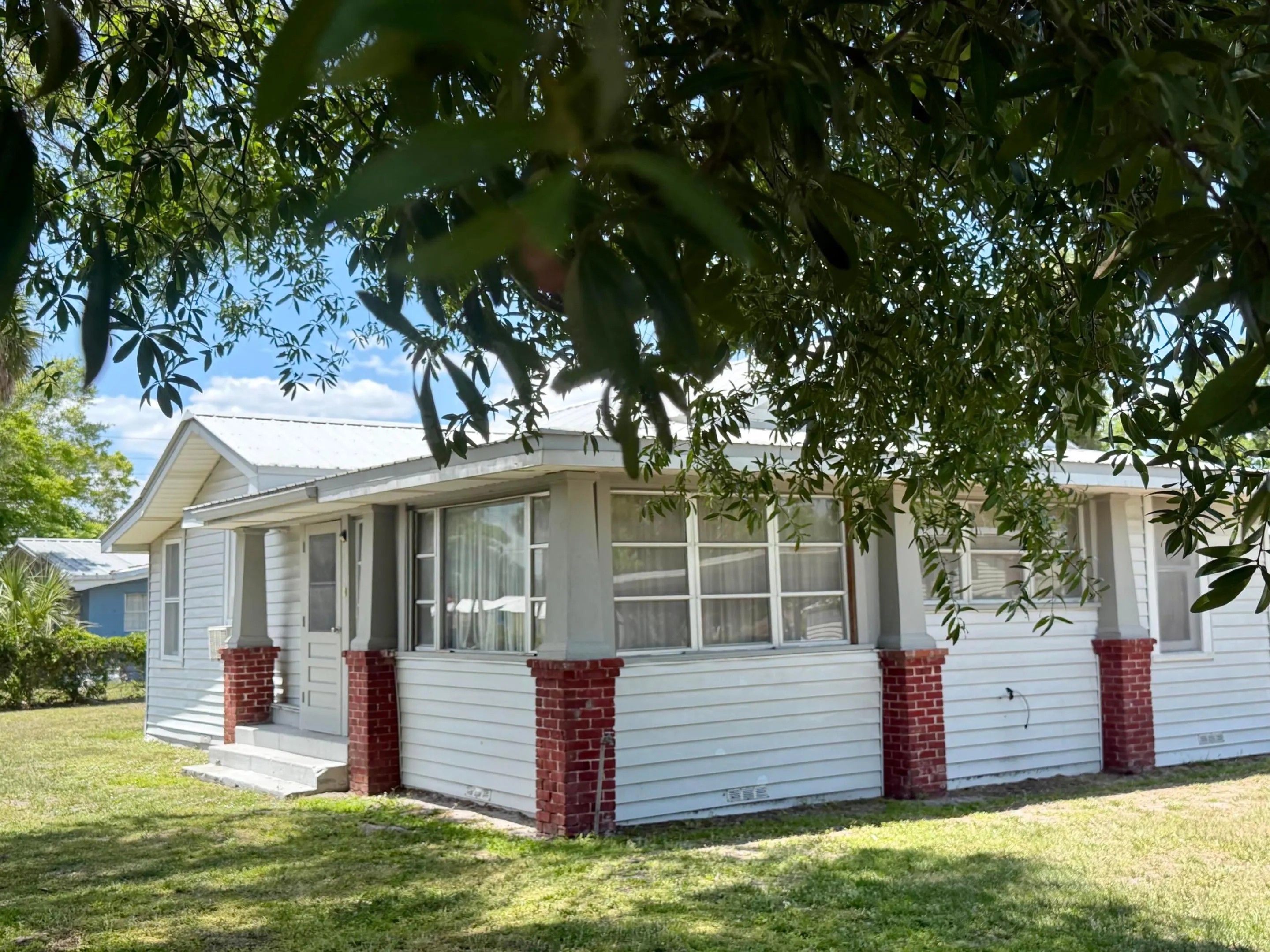 207 SE 4th Street
