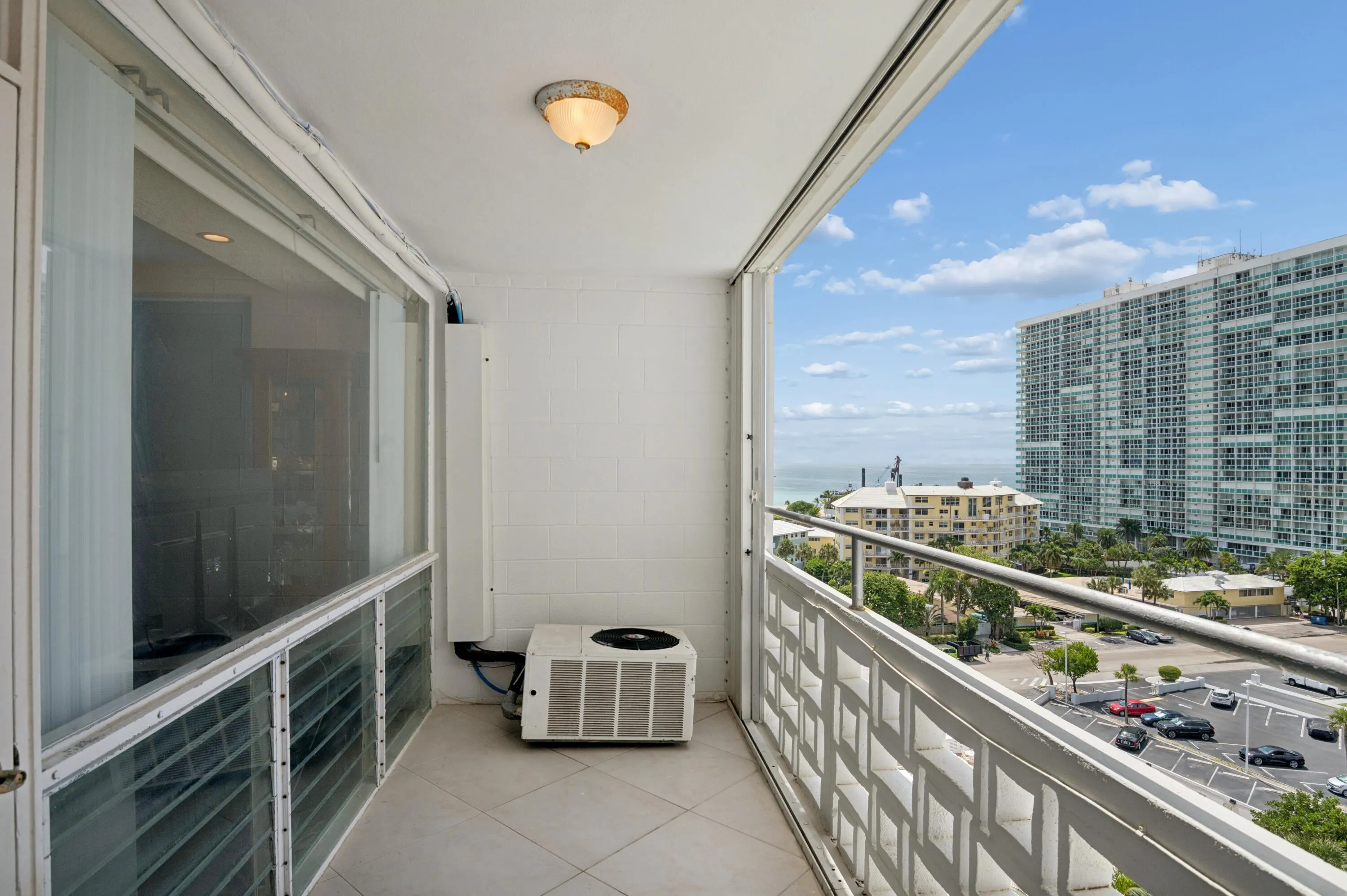 1900 S Ocean Drive #1006