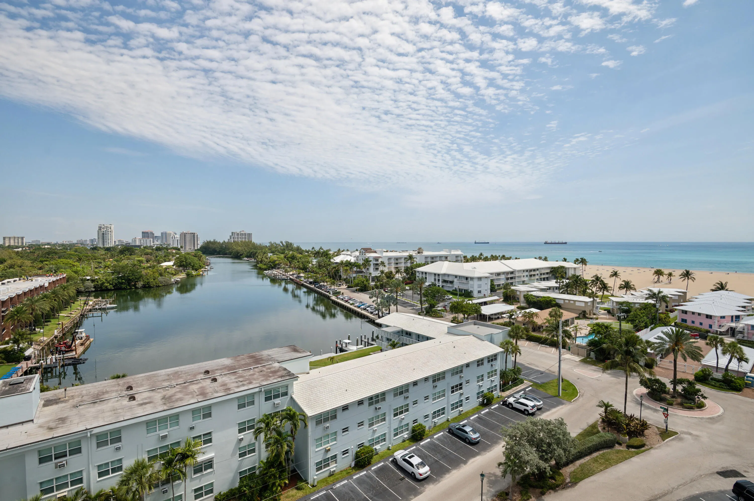 1900 S Ocean Drive #1006