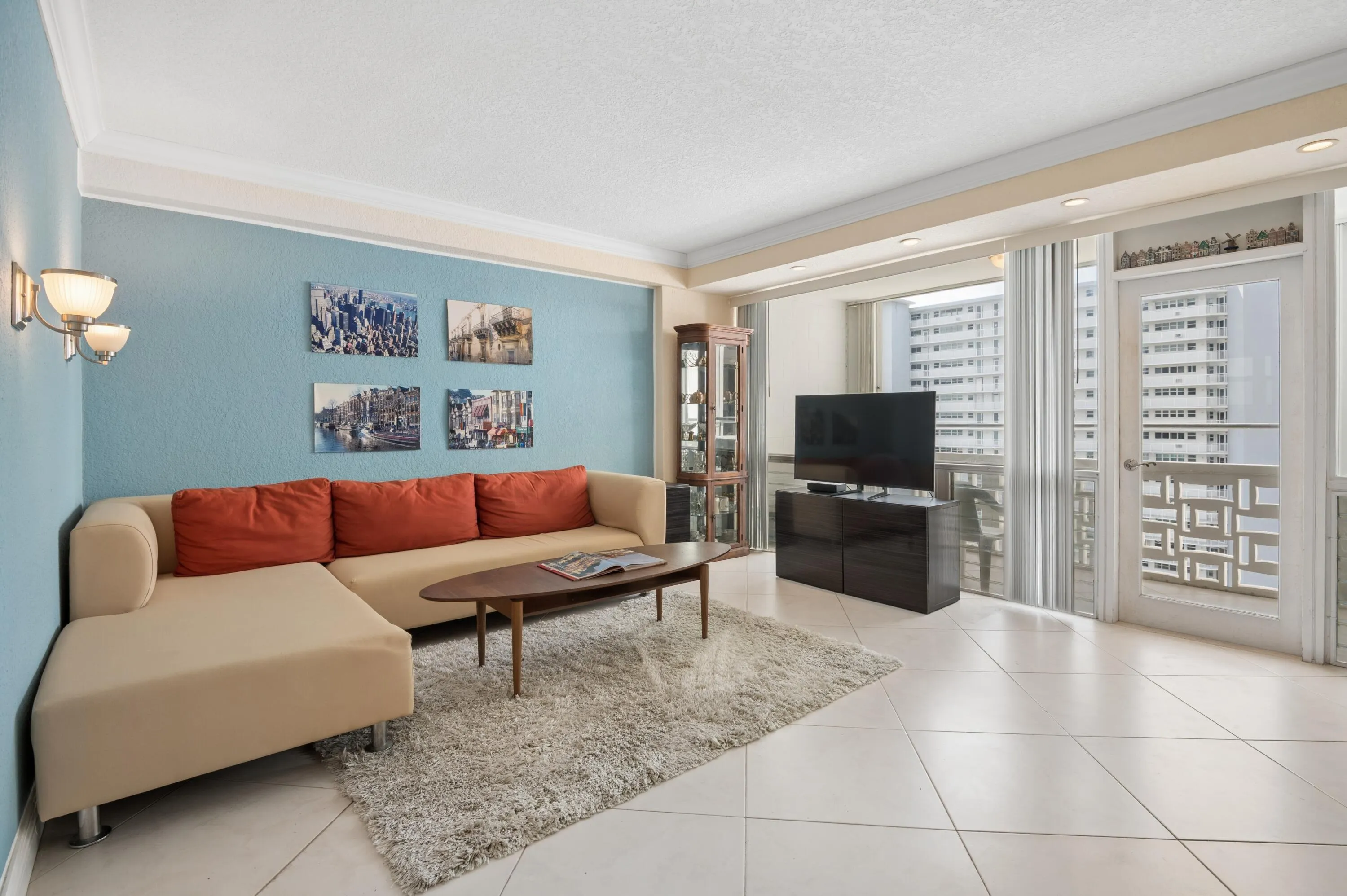 1900 S Ocean Drive #1006
