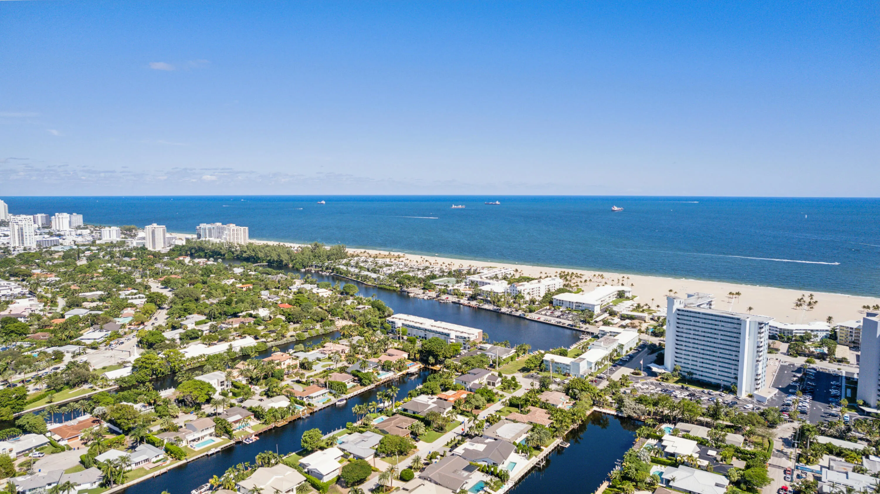 1900 S Ocean Drive #1006