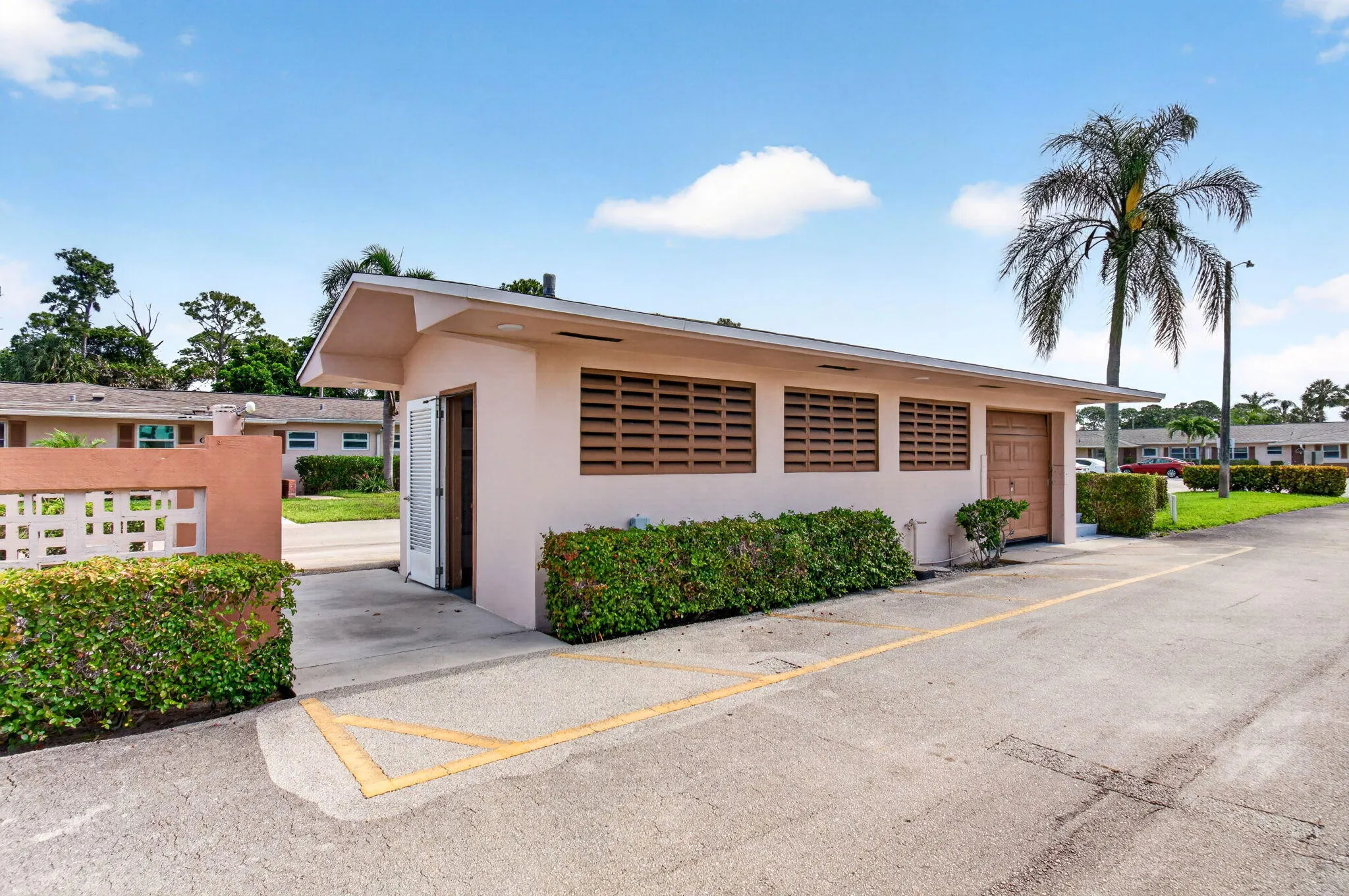 2533 Dudley Dr #Unit E