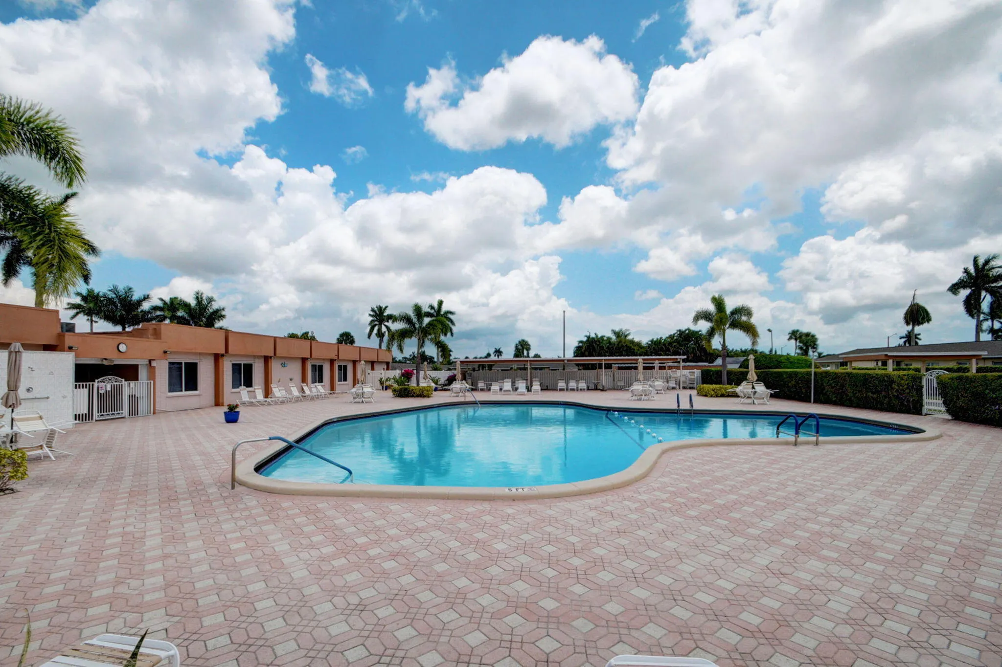 2533 Dudley Dr #Unit E